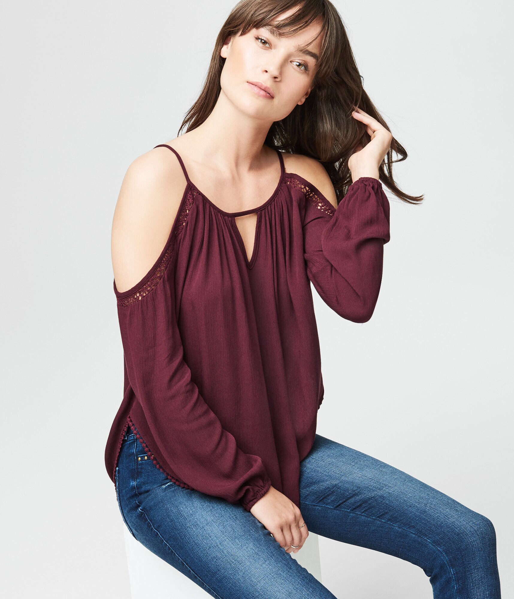 Long Sleeve Crinkled ColdShoulder Top Aeropostale