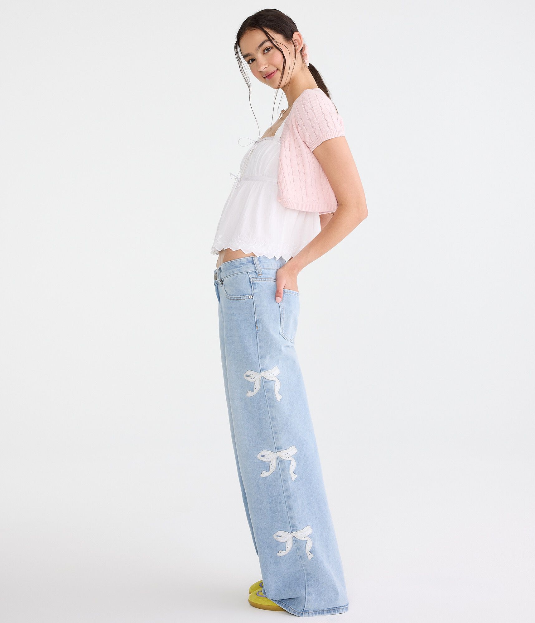 Super Low-Rise Ultra Wide Leg Eyelet Bow Jean