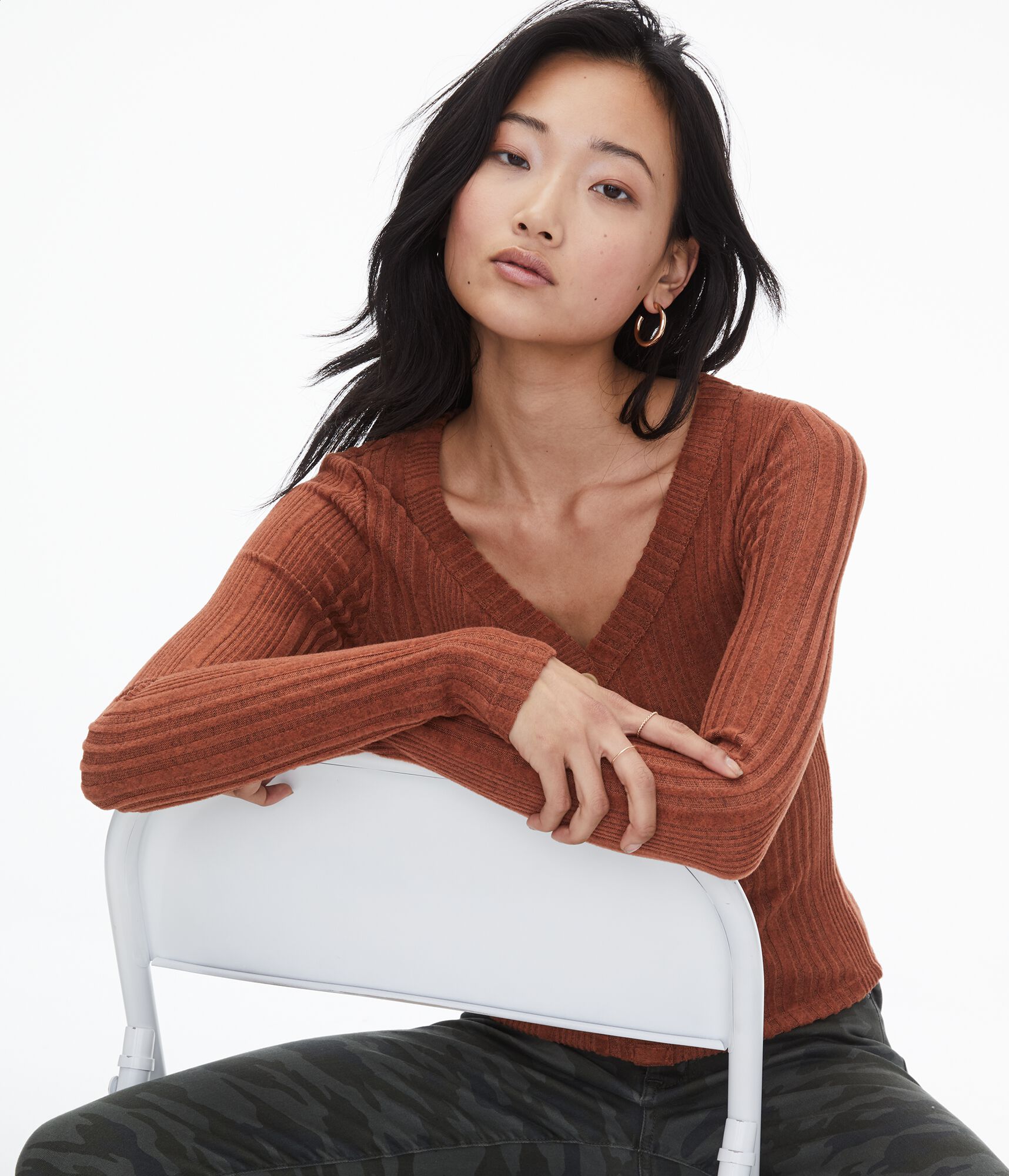 Long Sleeve Buttoned V-Neck Top