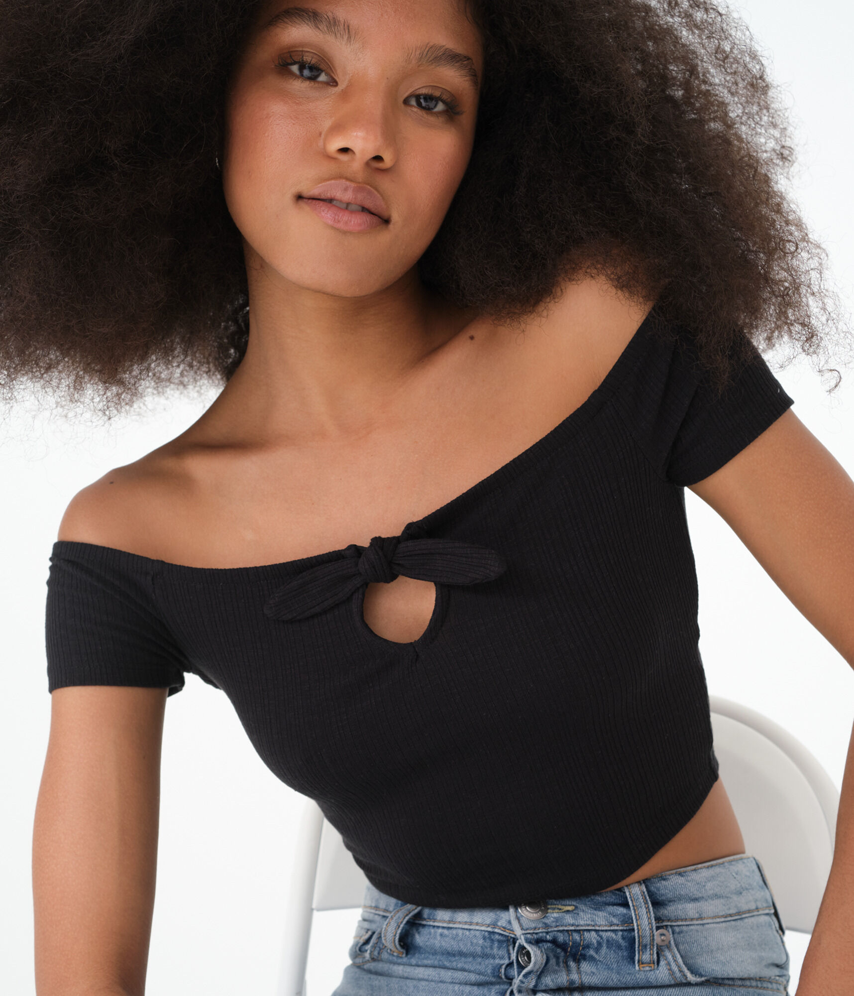 Knotted Keyhole Off-The-Shoulder Crop Top