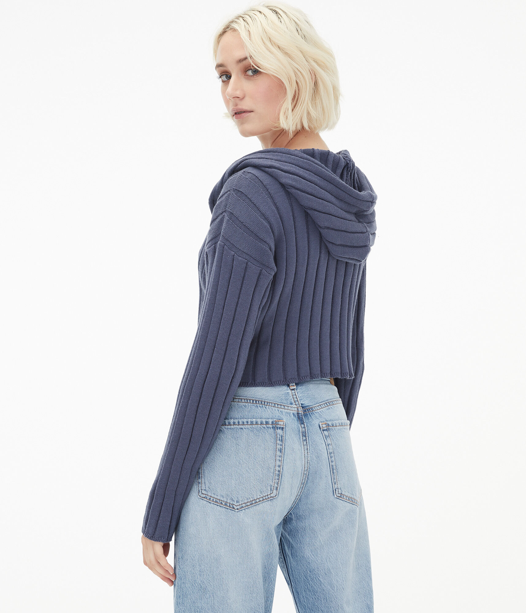 Ribbed Full-Zip Cropped Hooded Sweater***