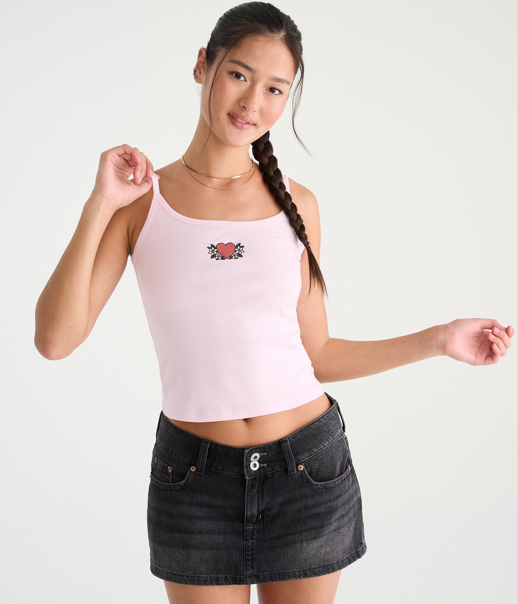 D&eacute;j&agrave; For Aero Floral Heart Graphic Tank Top