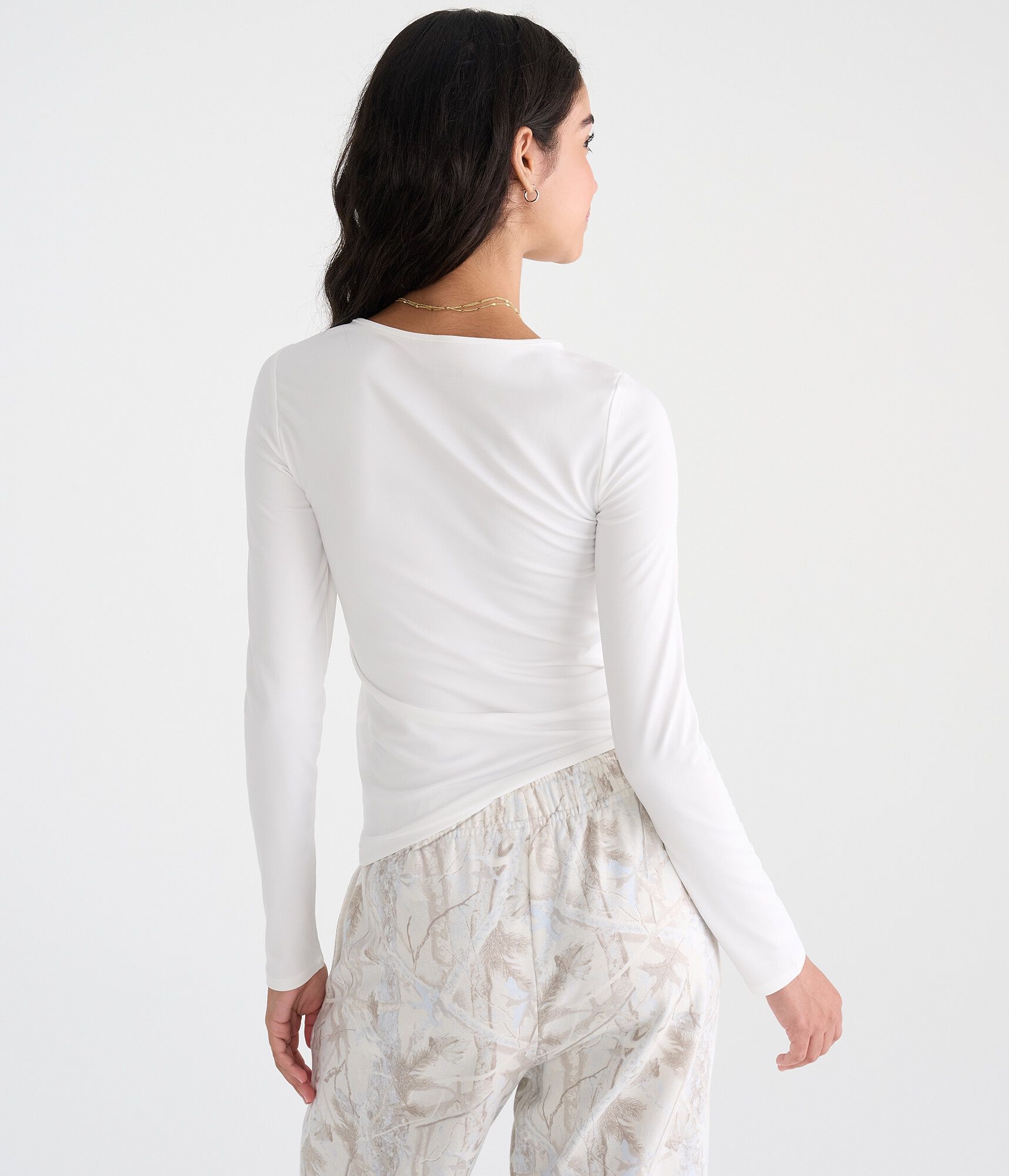 Long Sleeve Buttery Soft Seamless Sweetheart Tee