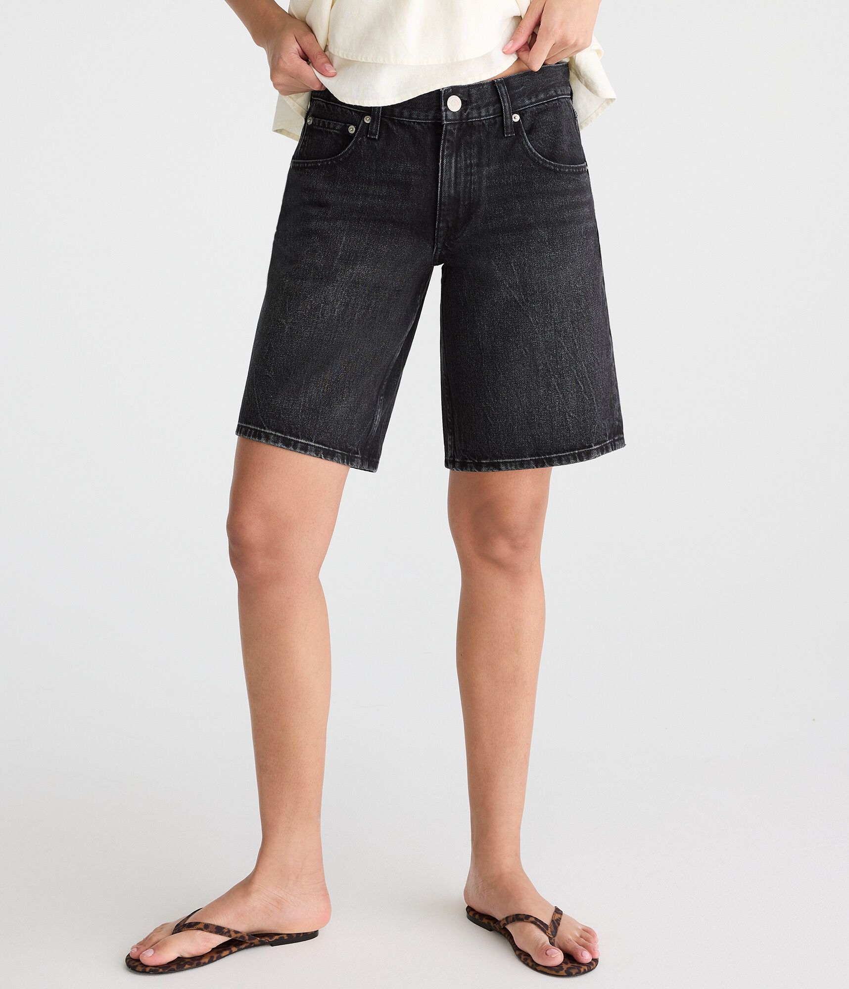 Low-Rise Baggy Denim Jorts