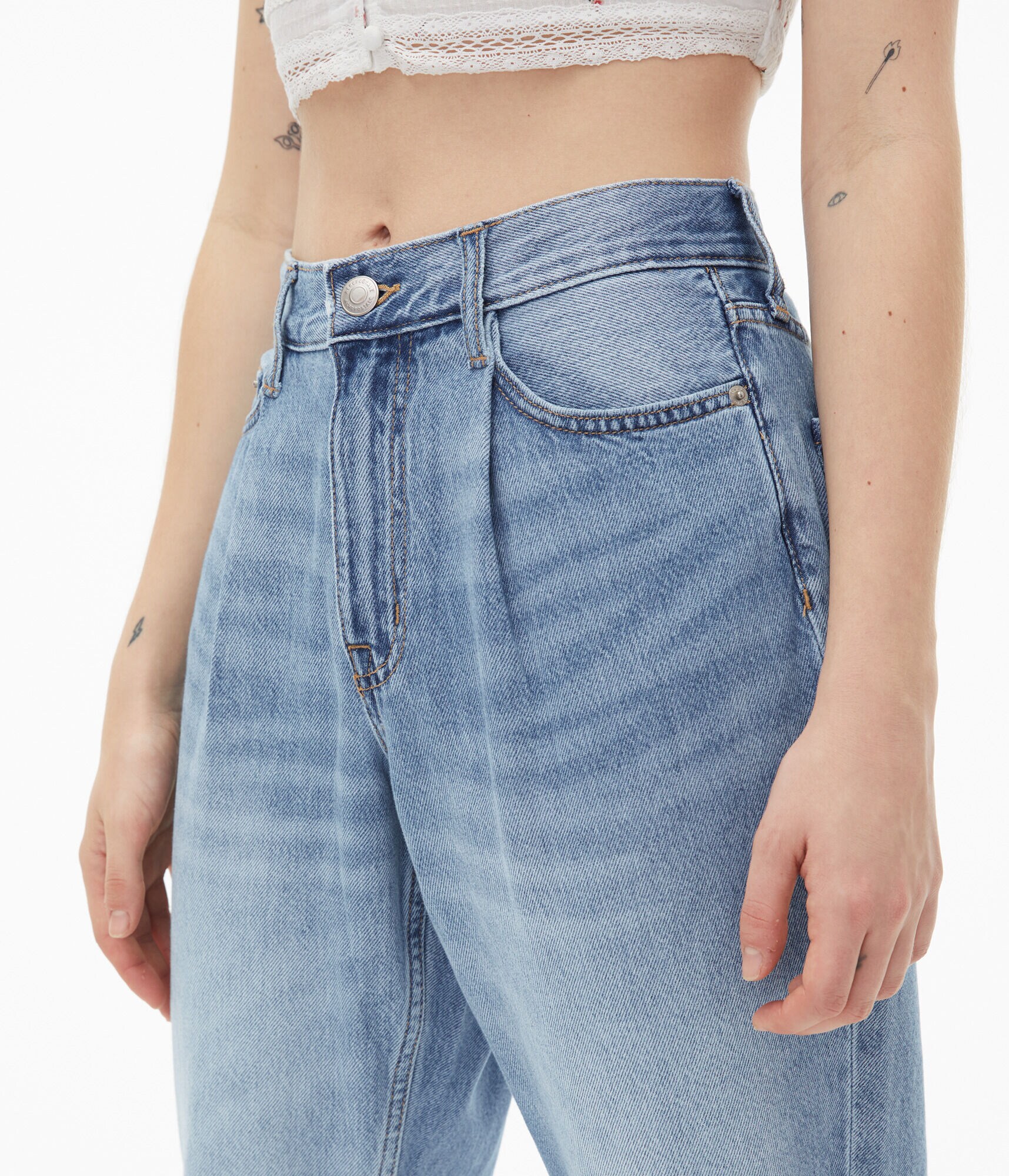 High-Rise Pleated Mom Jean
