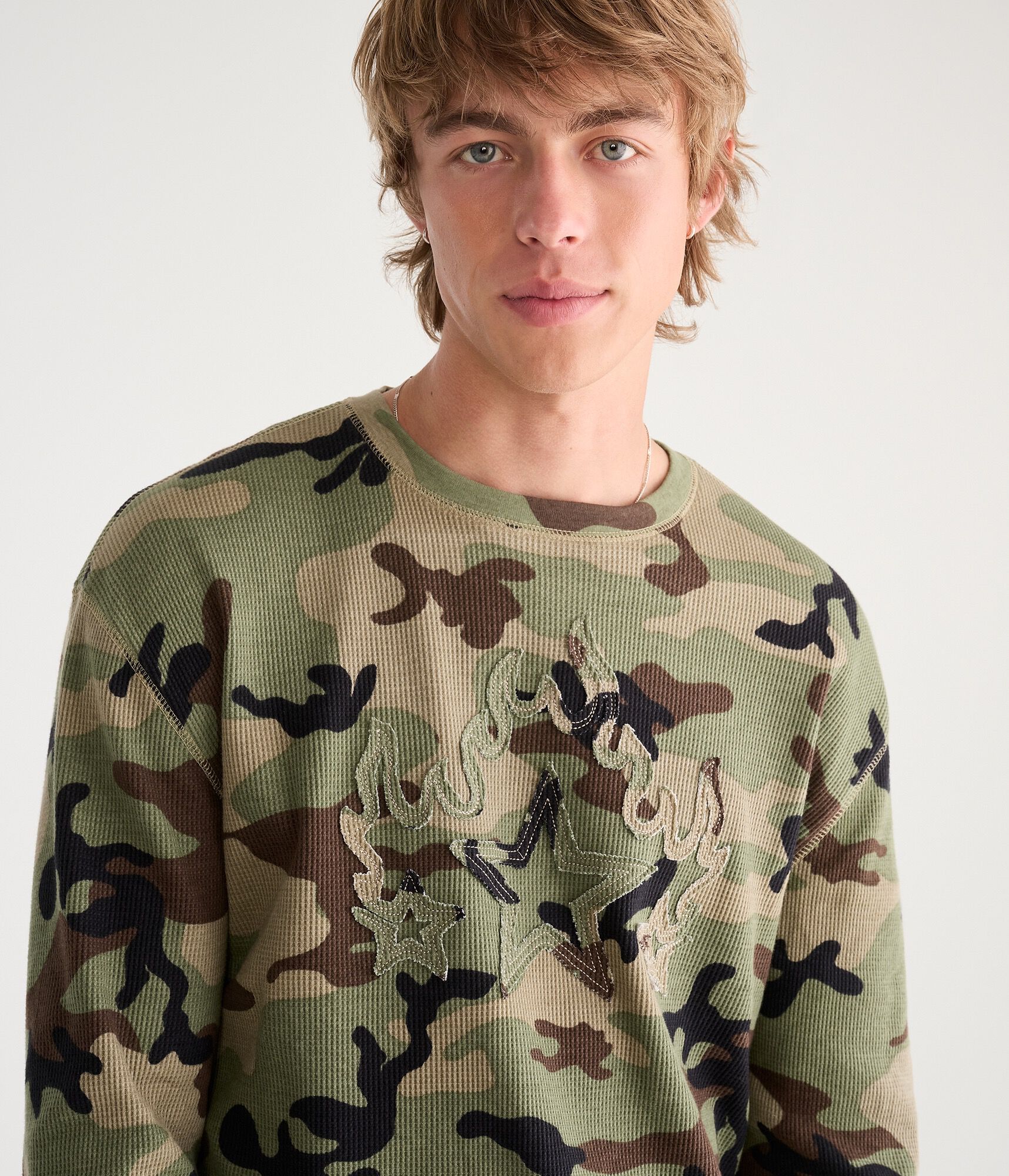 Long Sleeve Camo Star Flame Graphic Thermal Tee