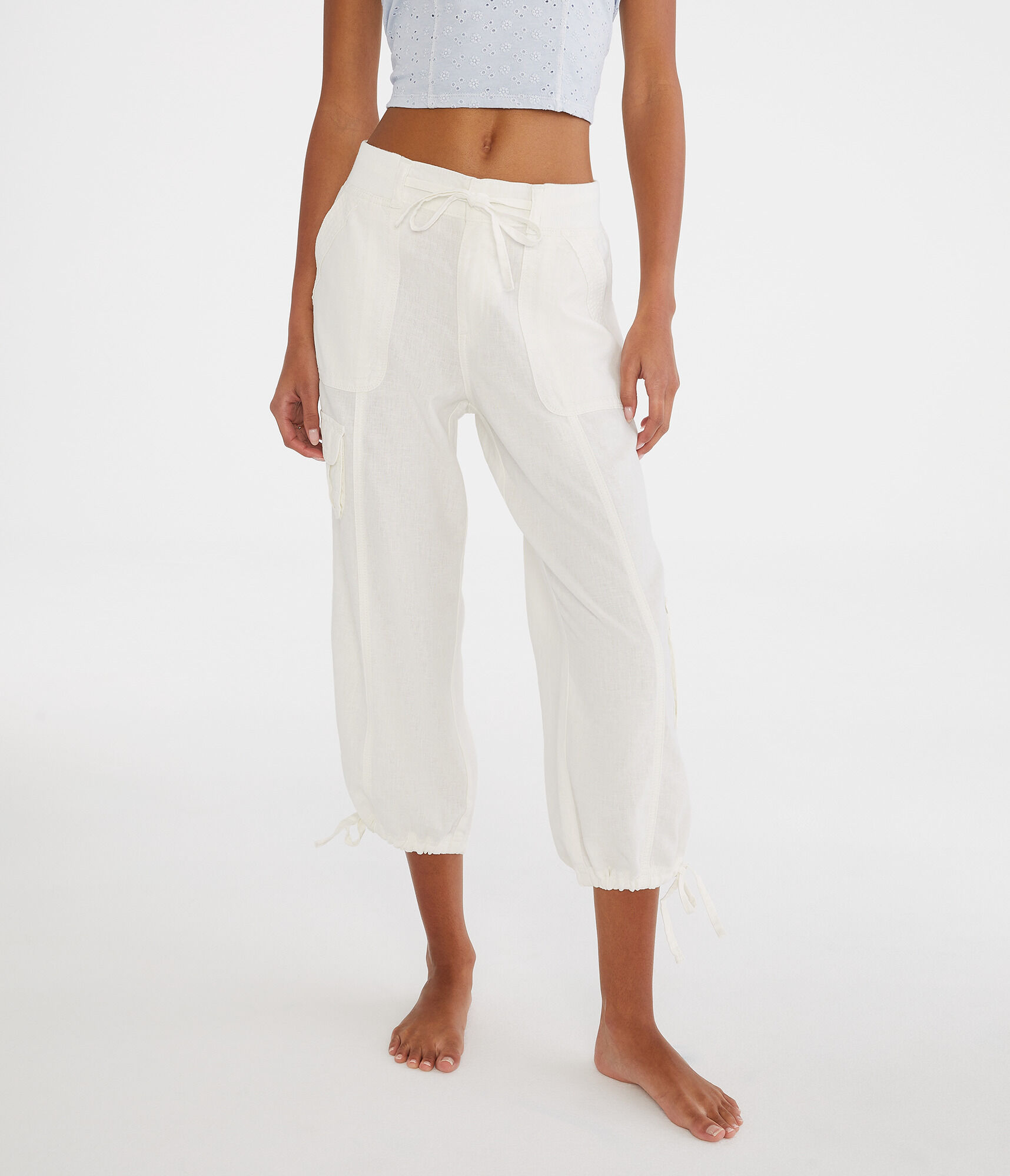 Mid-Rise Linen Utility Cargo Capris