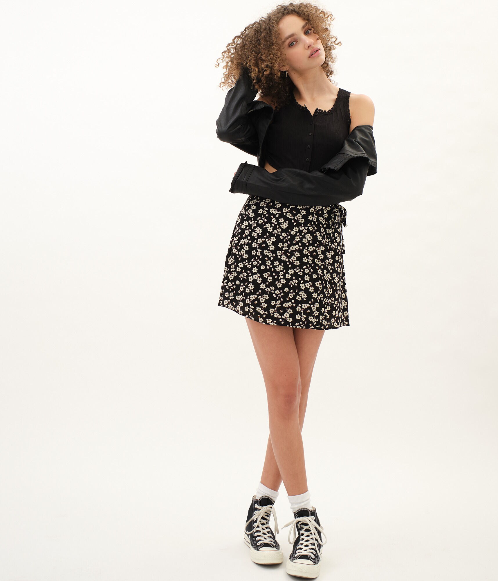 Lace-Trim Button-Front Cropped Tank