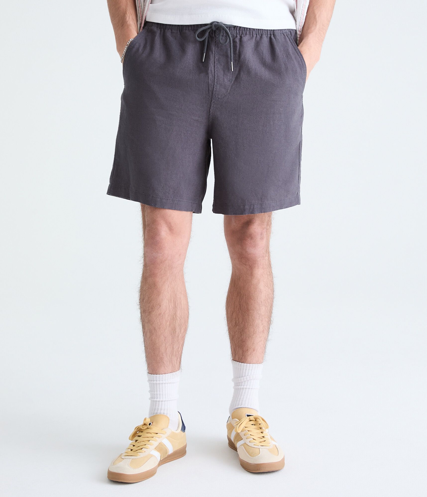Solid Linen Shorts 7"