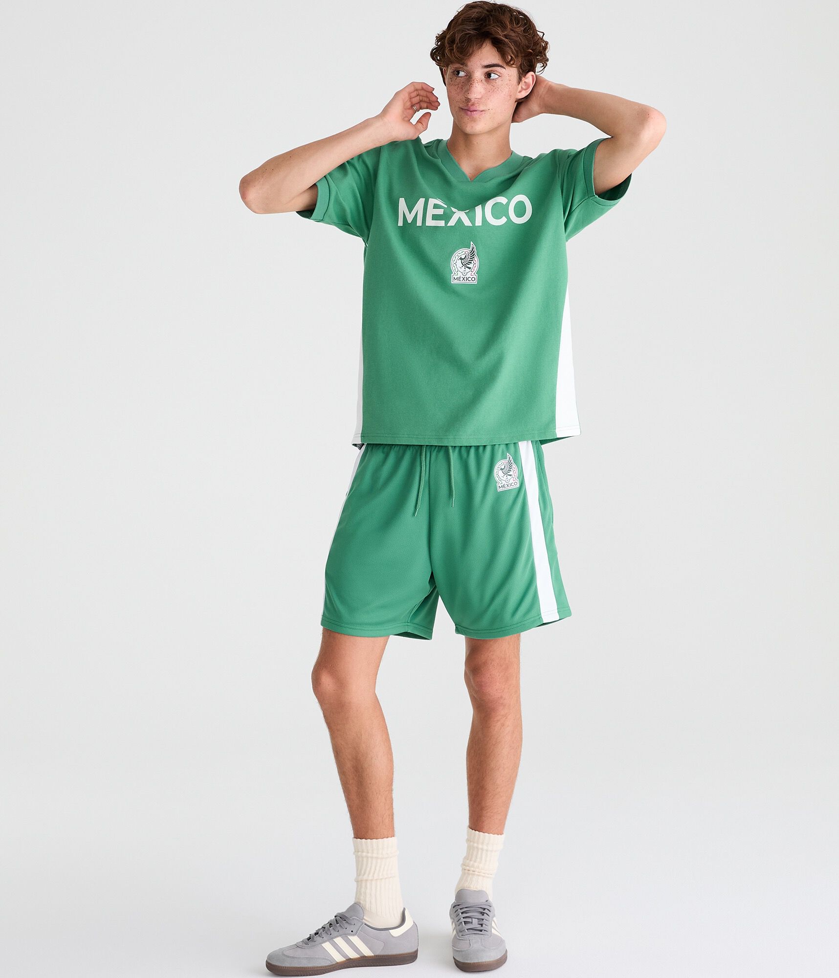 M&eacute;xico V-Neck Soccer Jersey