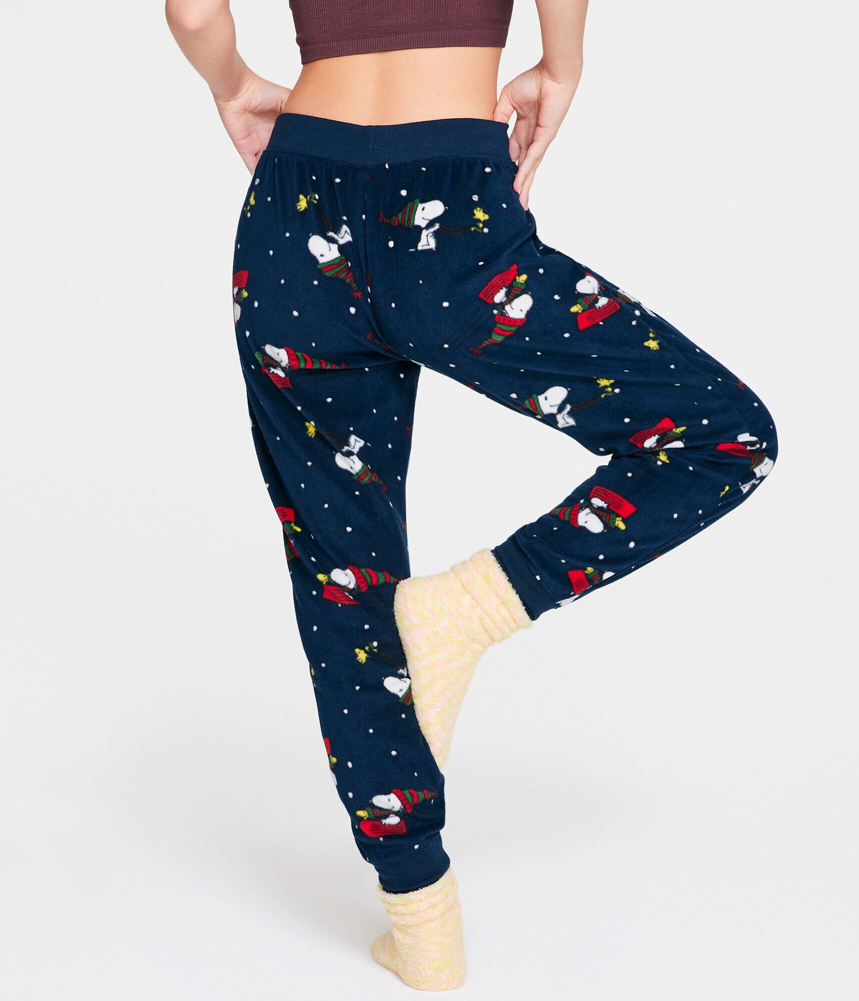 Snoopy Winter Fun High-Rise Polyfleece Sleep Joggers