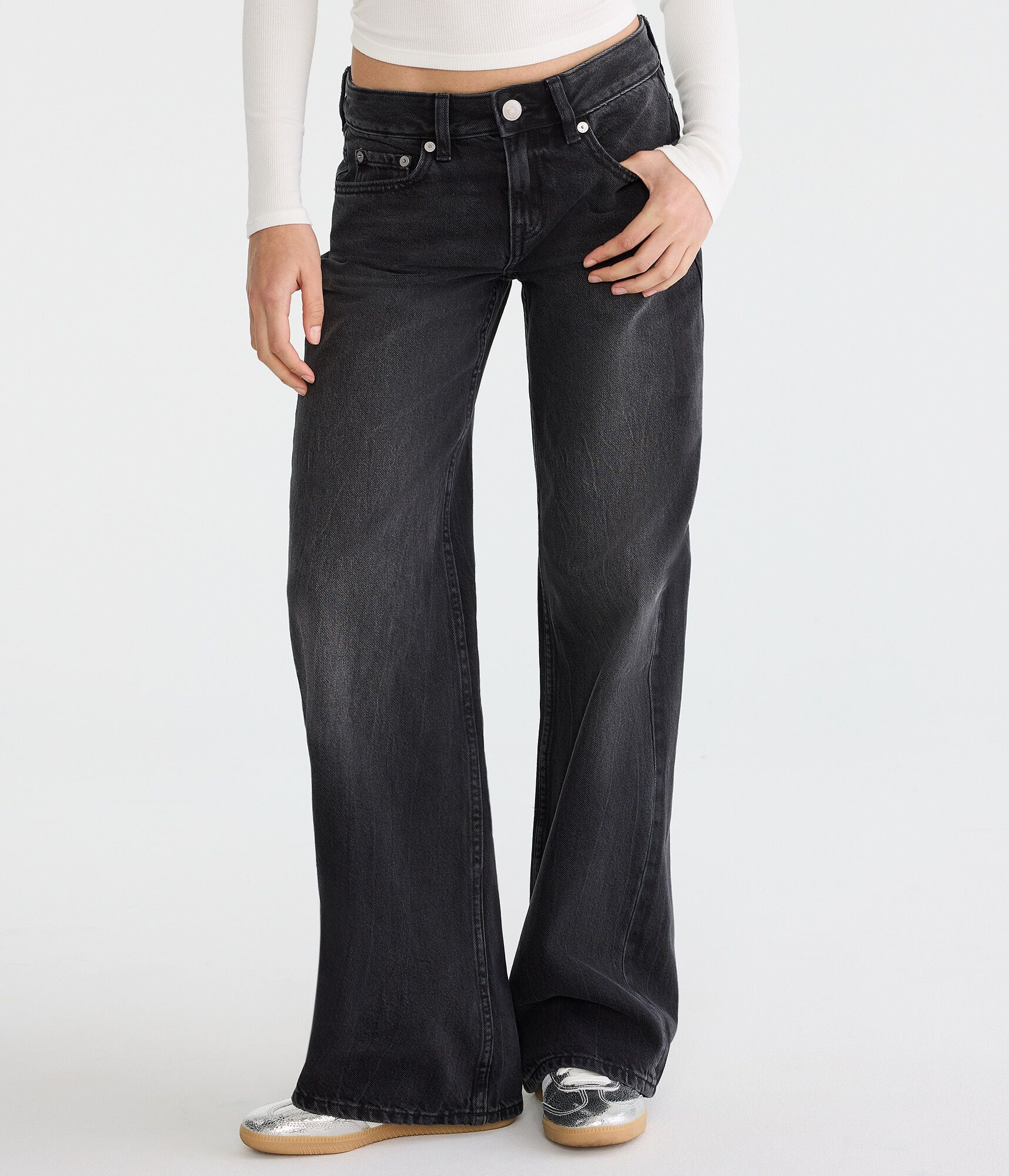 Low-Rise Baggy Wide Leg Studded Star Jean