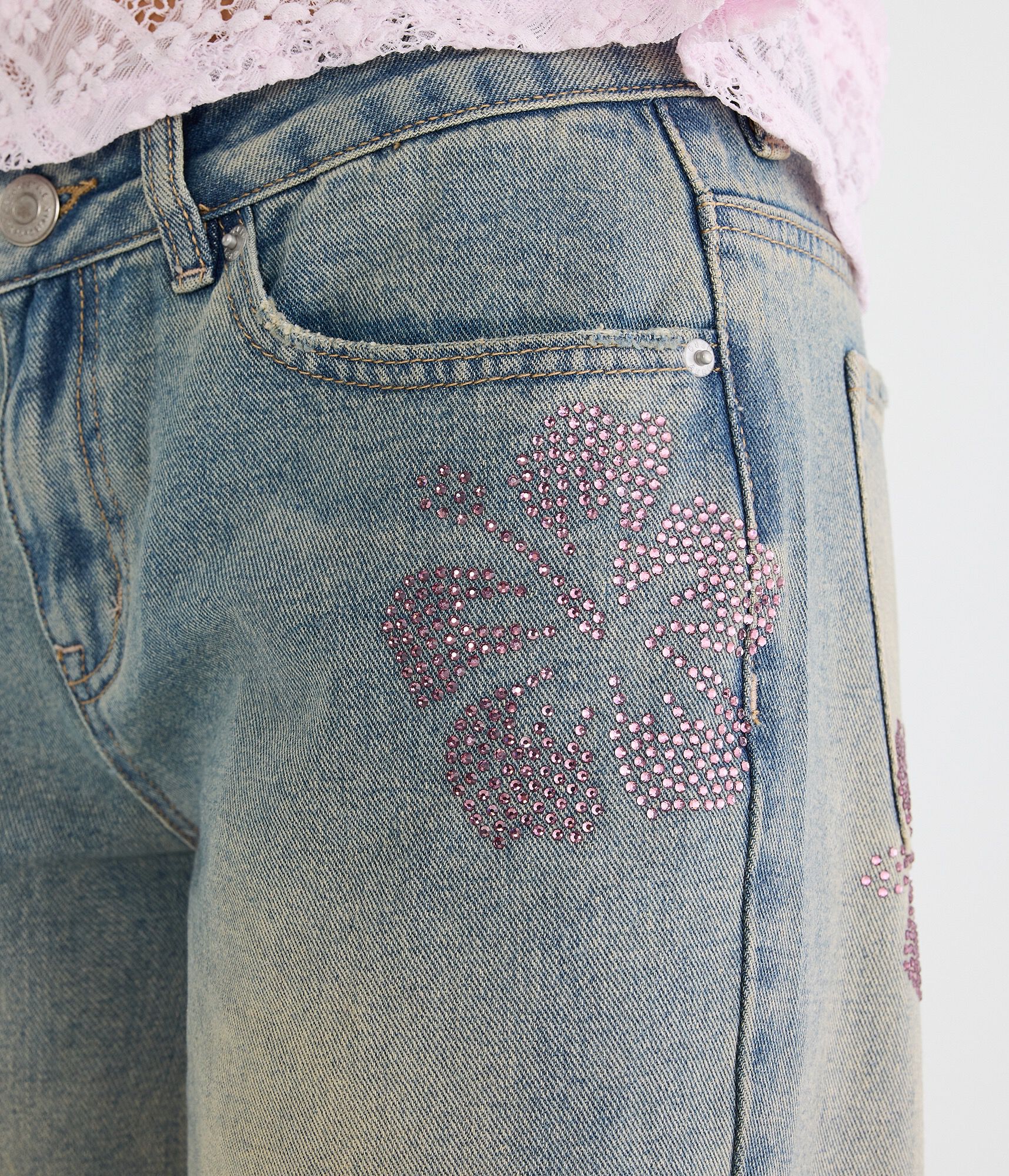 Low-Rise Baggy Wide Leg Rhinestone Flower Jean