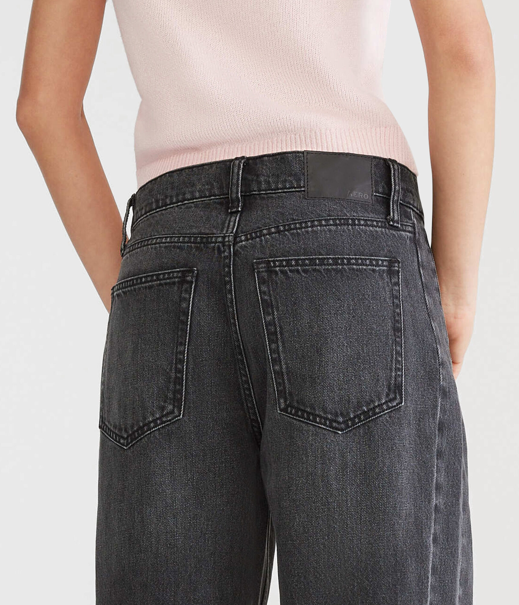 Mid-Rise Barrel Leg Jean