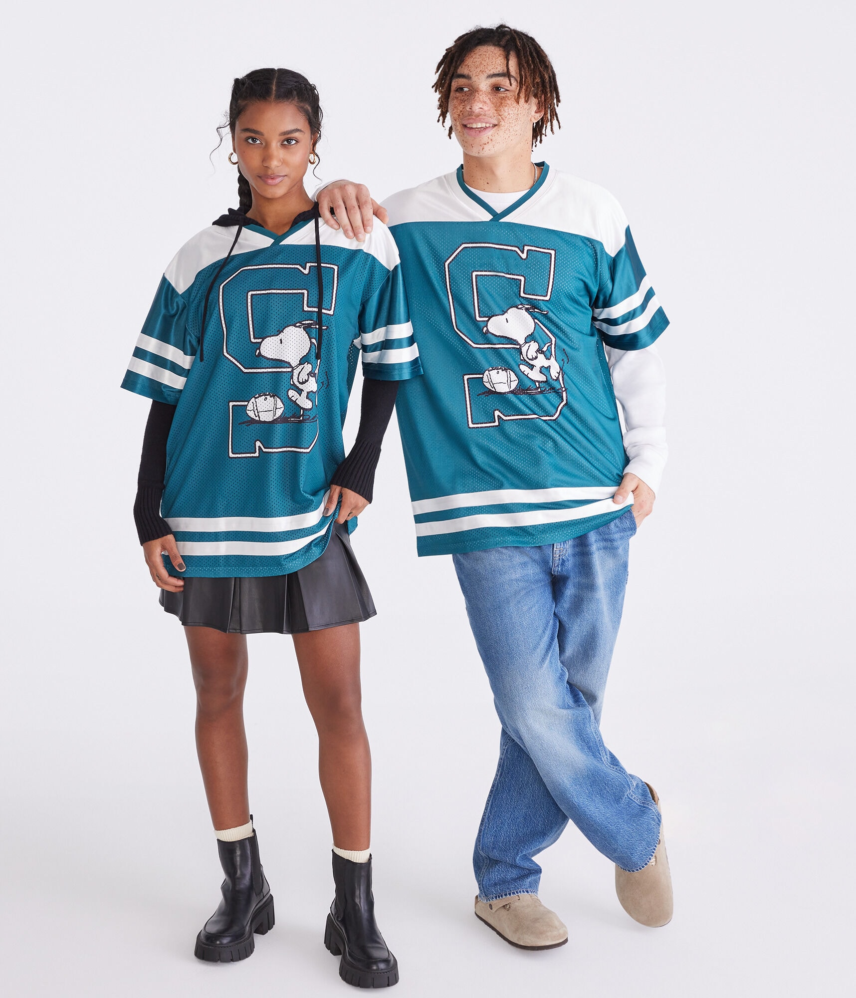 Peanuts&reg; | A&eacute;ropostale Snoopy Football Kicker Mesh Top