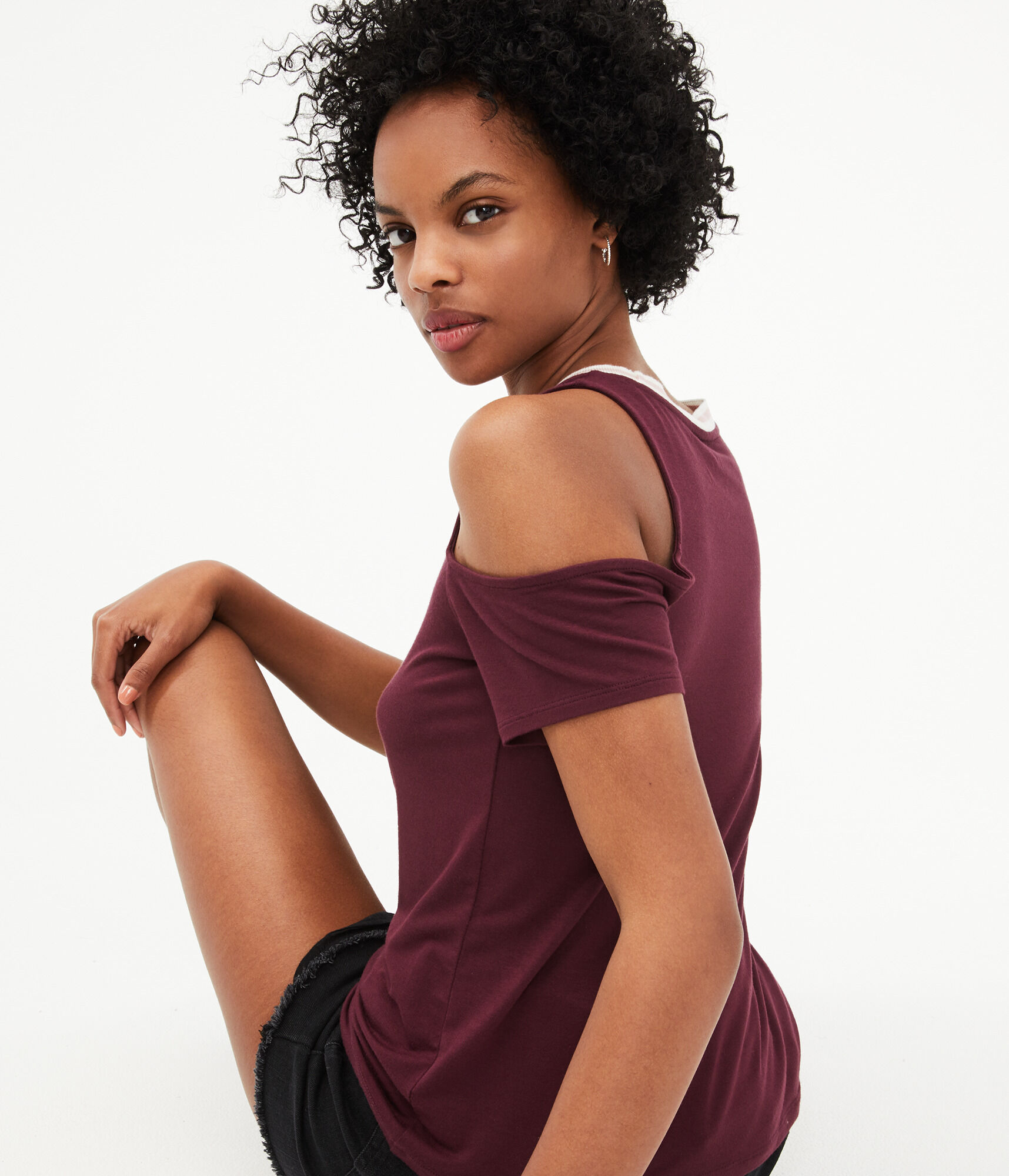 Cold Shoulder Ringer Tee***