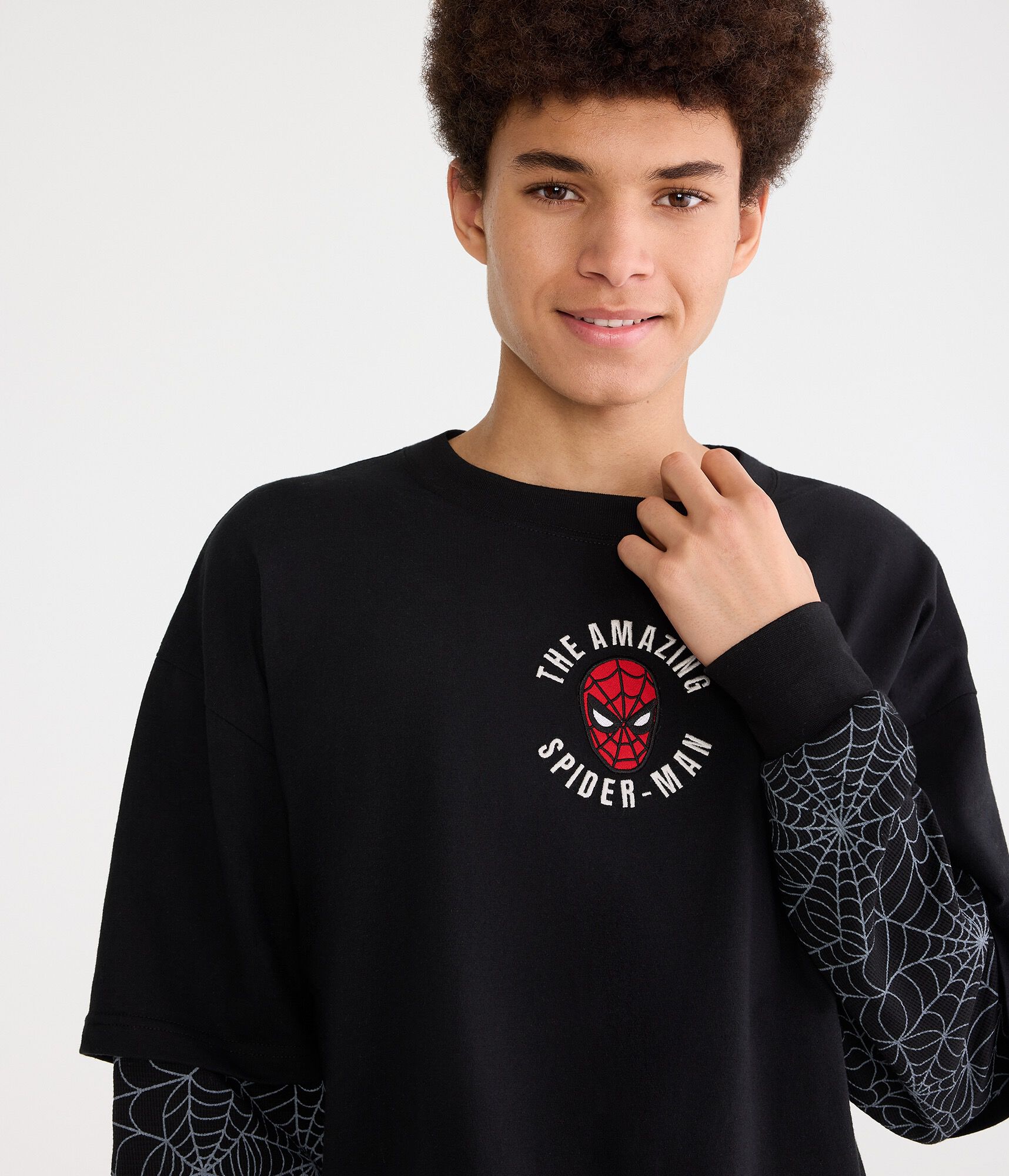 Marvel | A&eacute;ropostale Long Sleeve Spider-Man Spiderwebs Boxy 2Fer Tee