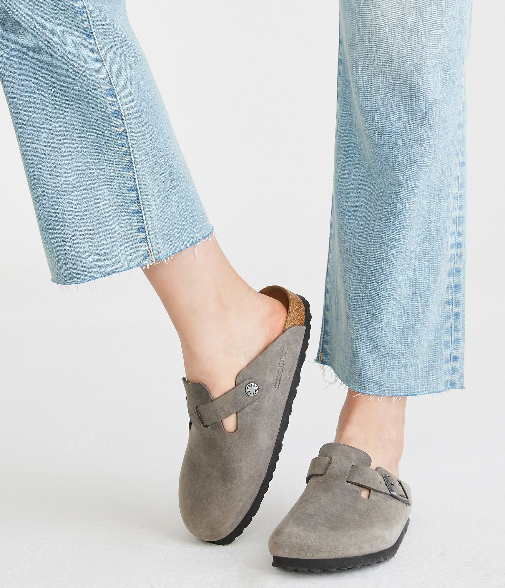 Mid-Rise Kick Flare Jean
