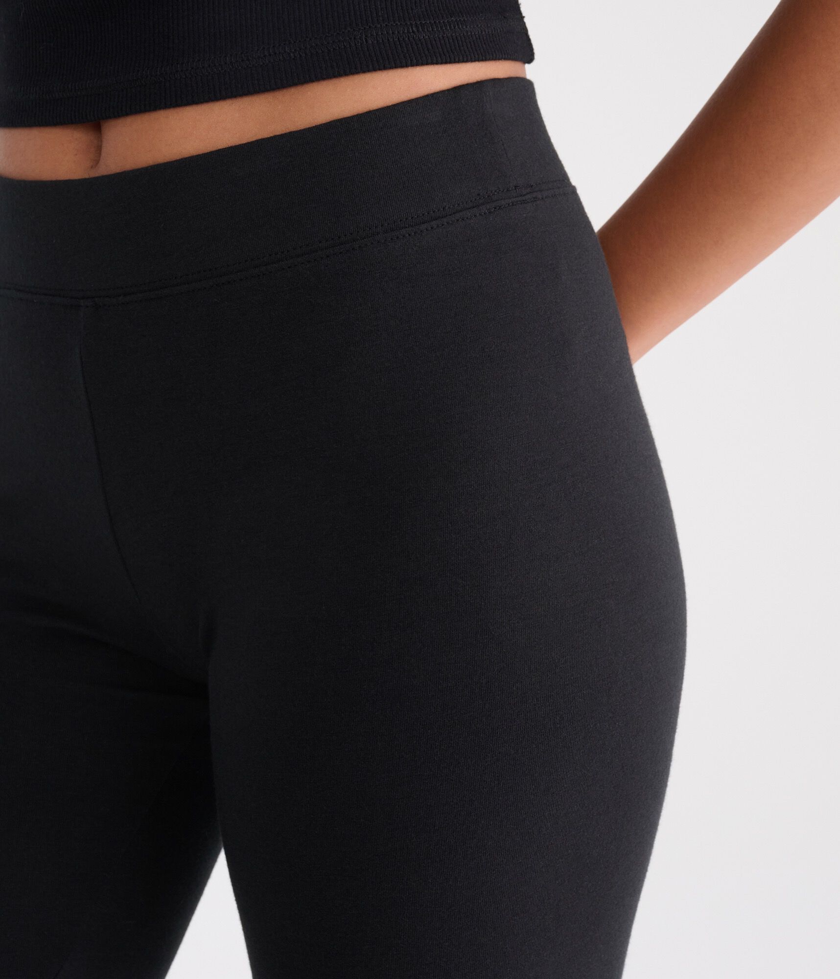 Mid-Rise Perfect Leggings