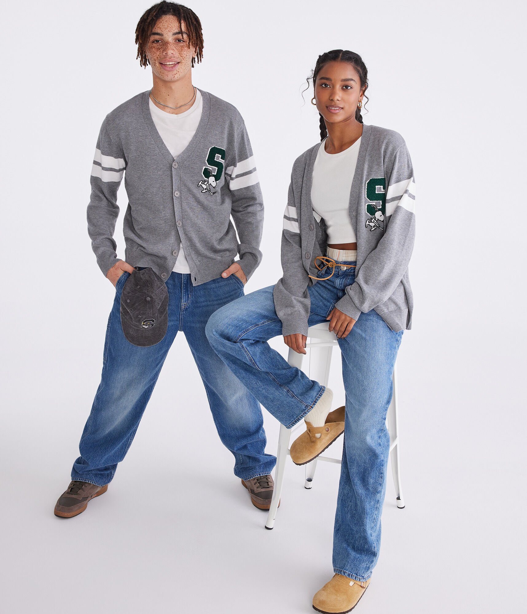 Peanuts&reg; | A&eacute;ropostale Snoopy Hockey V-Neck Cardigan