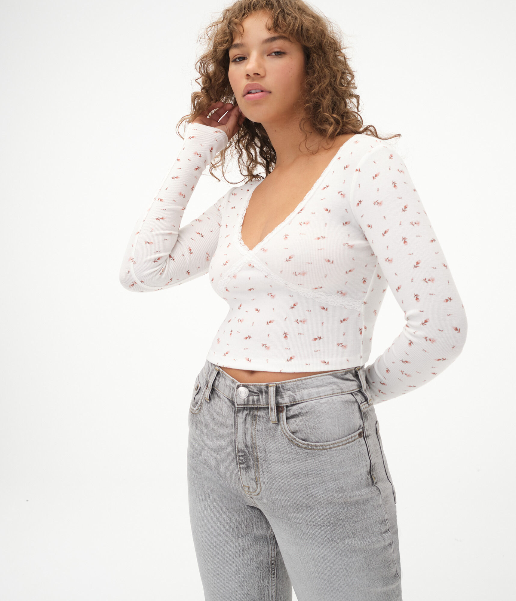 Long Sleeve Floral Crisscross Lace Crop Top