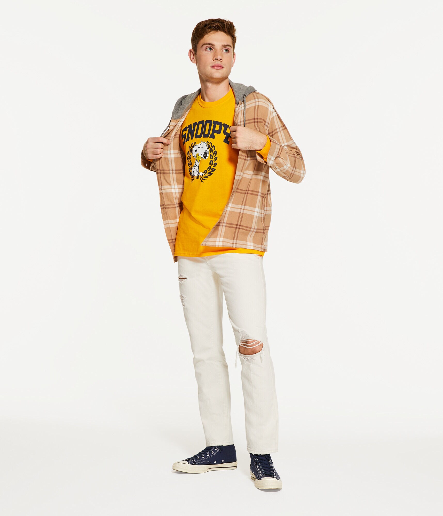 Long Sleeve Snoopy Wreath Graphic Tee