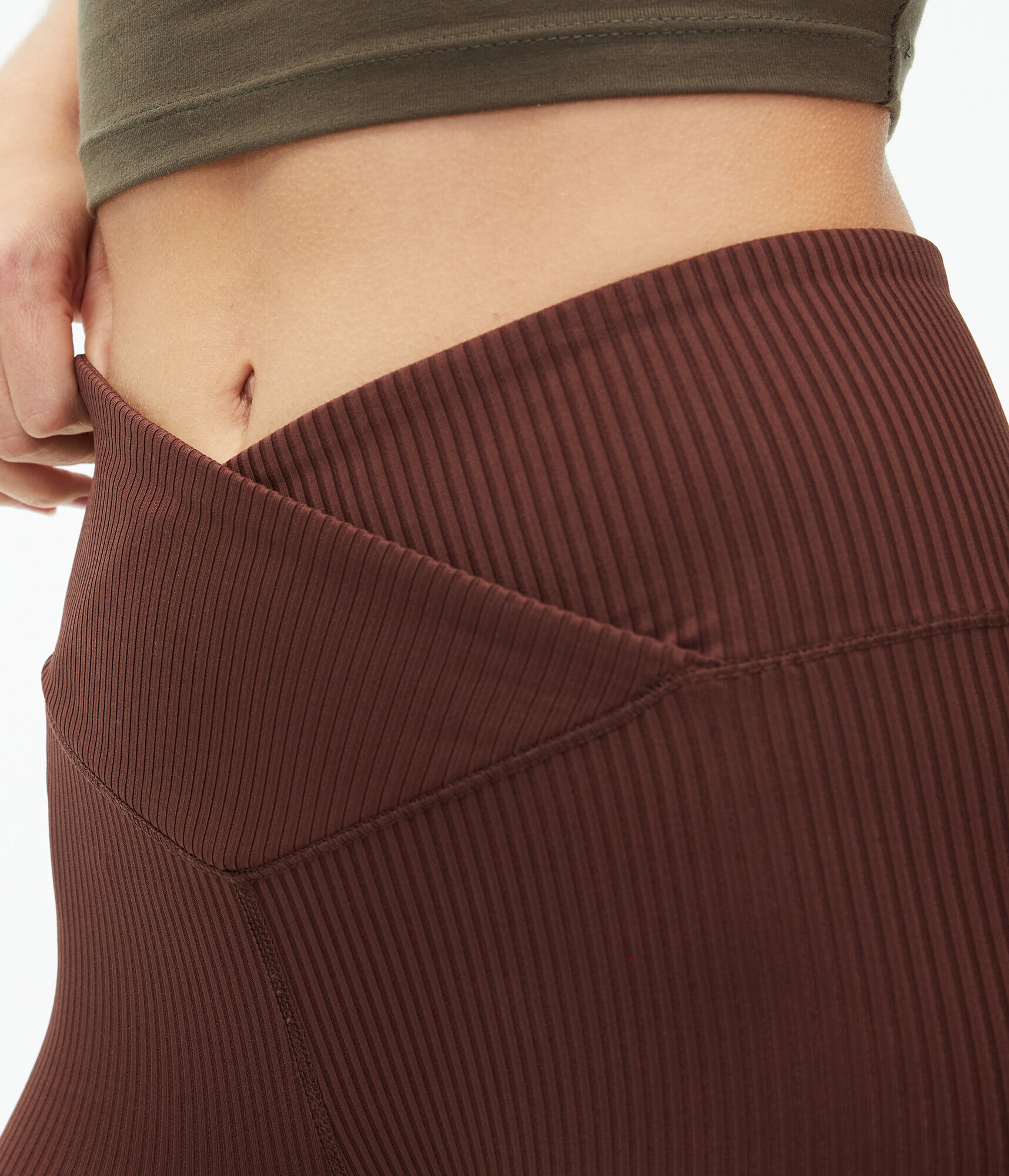 Ribbed High-Rise Crossover Leggings