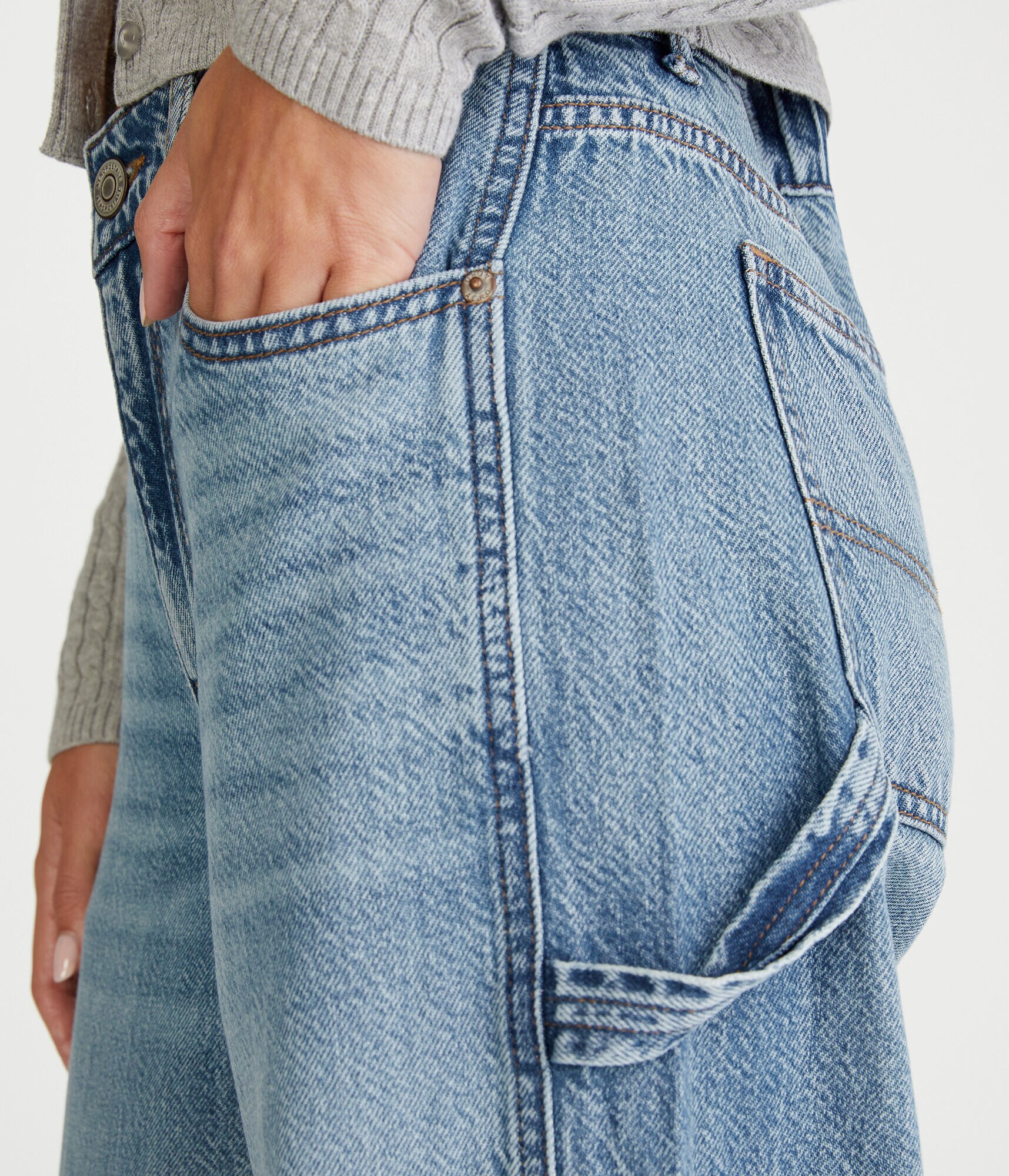 Low-Rise Baggy Wide Leg Carpenter Jean