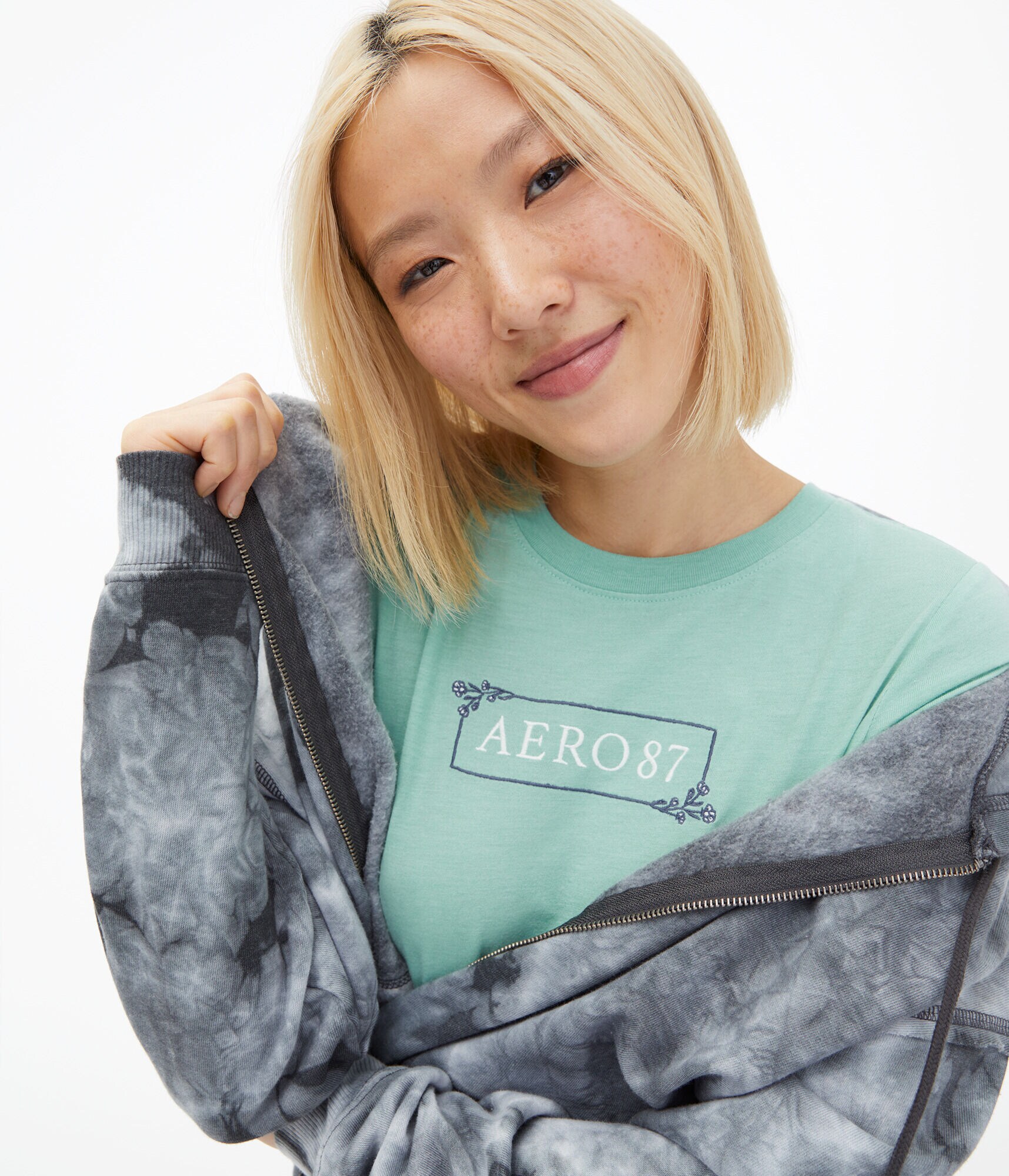 Aero 87 Box Logo Graphic Tee
