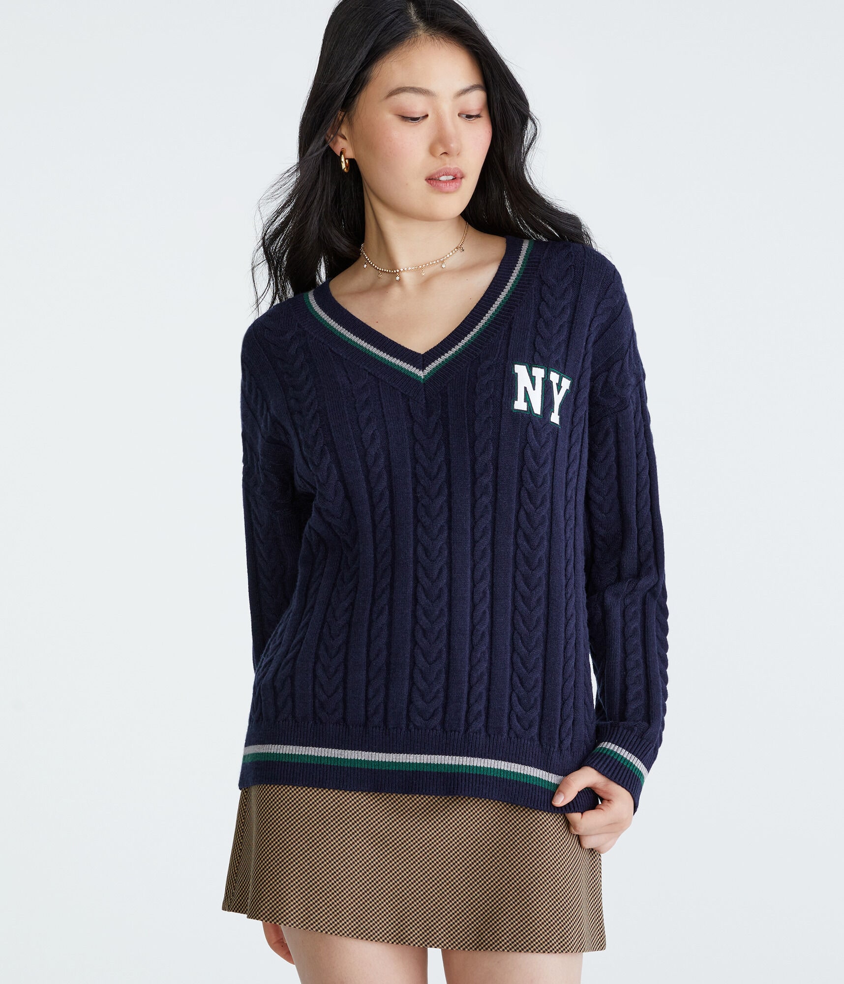 City Oversized Cable V-Neck Sweater