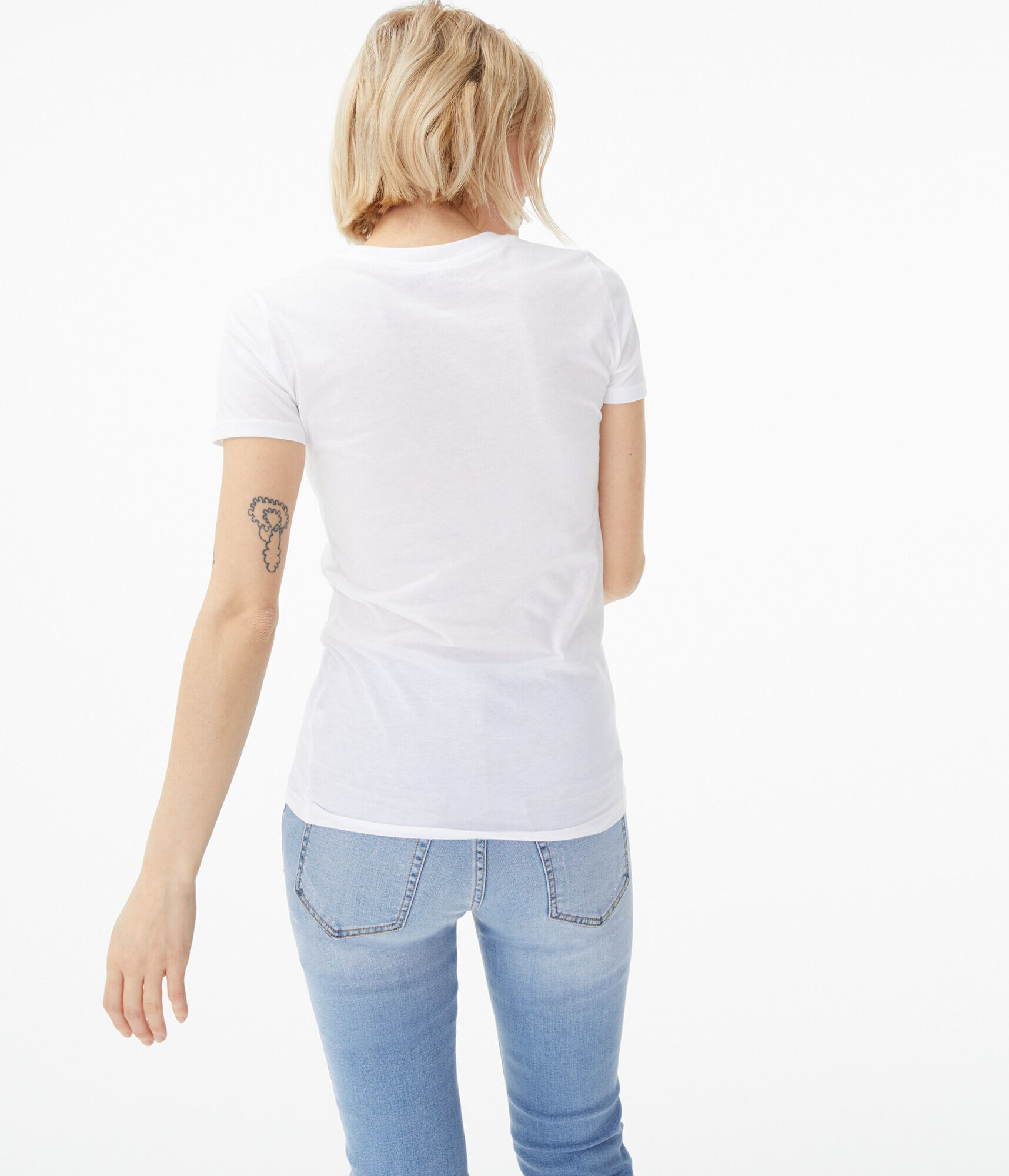 Aeropostale Arch Floral Appliqu&eacute; Graphic Tee