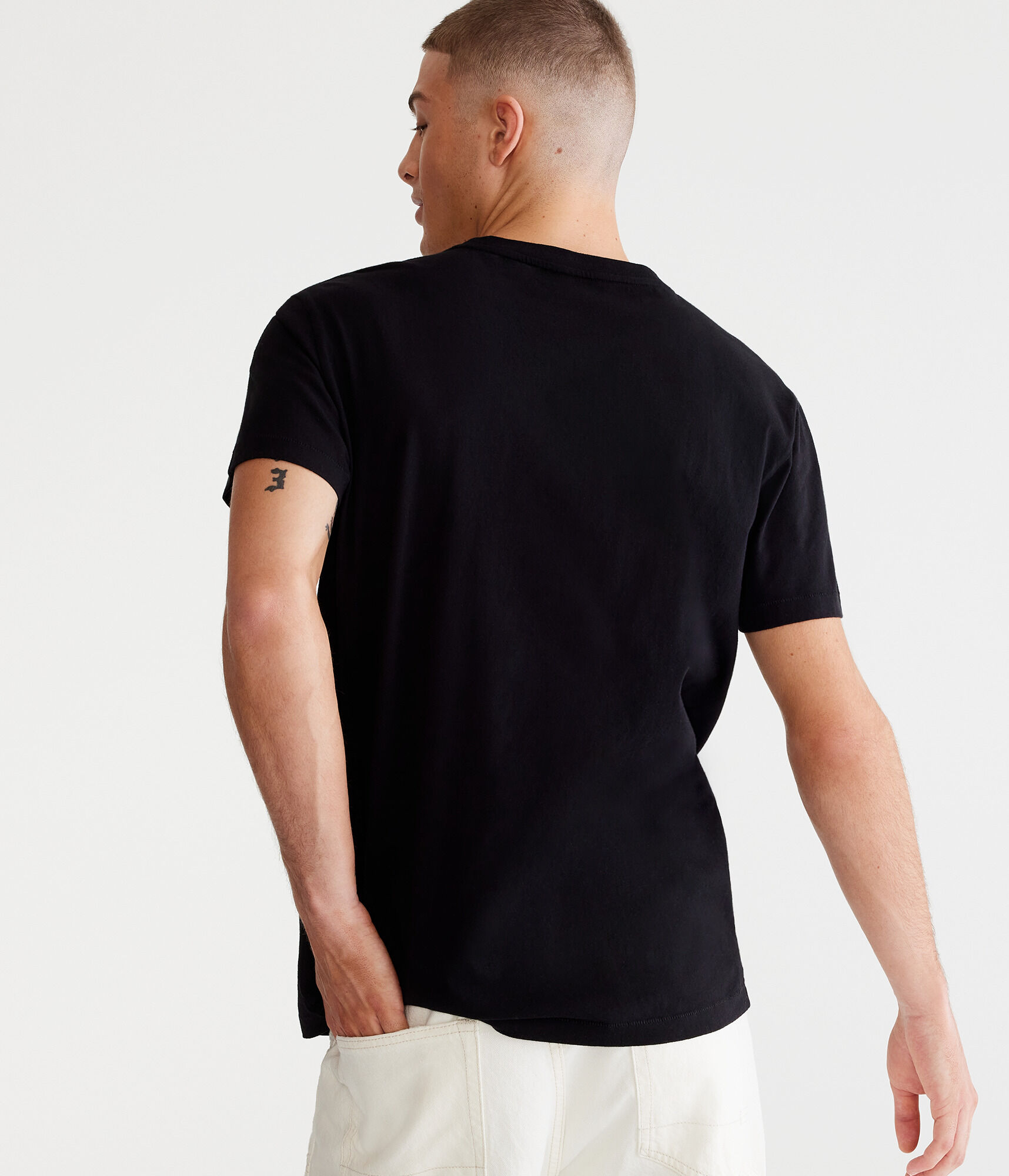 Aero 87 Flower Circle Appliqu&eacute; Graphic Tee