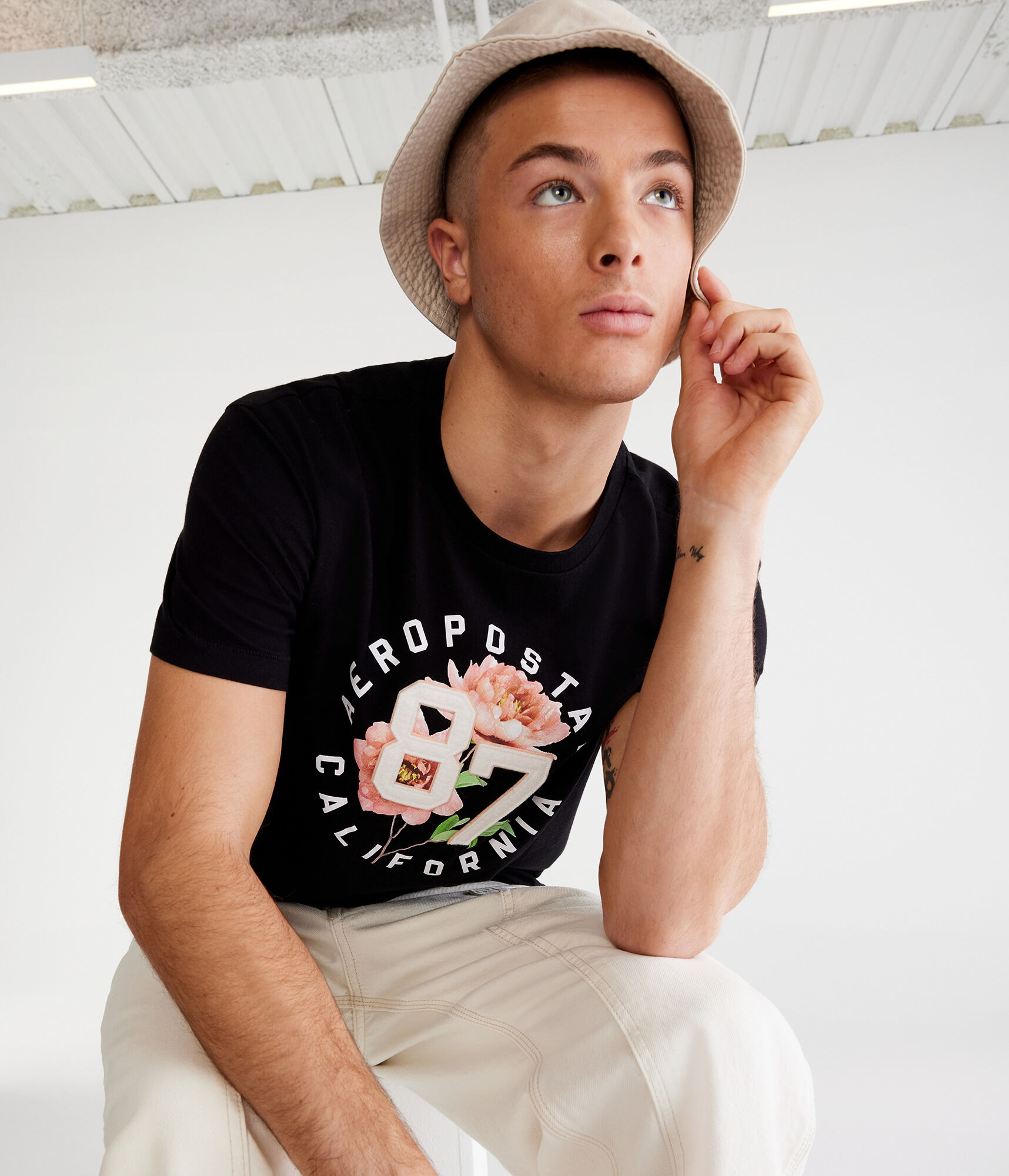 Aero 87 Flower Circle Appliqu&eacute; Graphic Tee