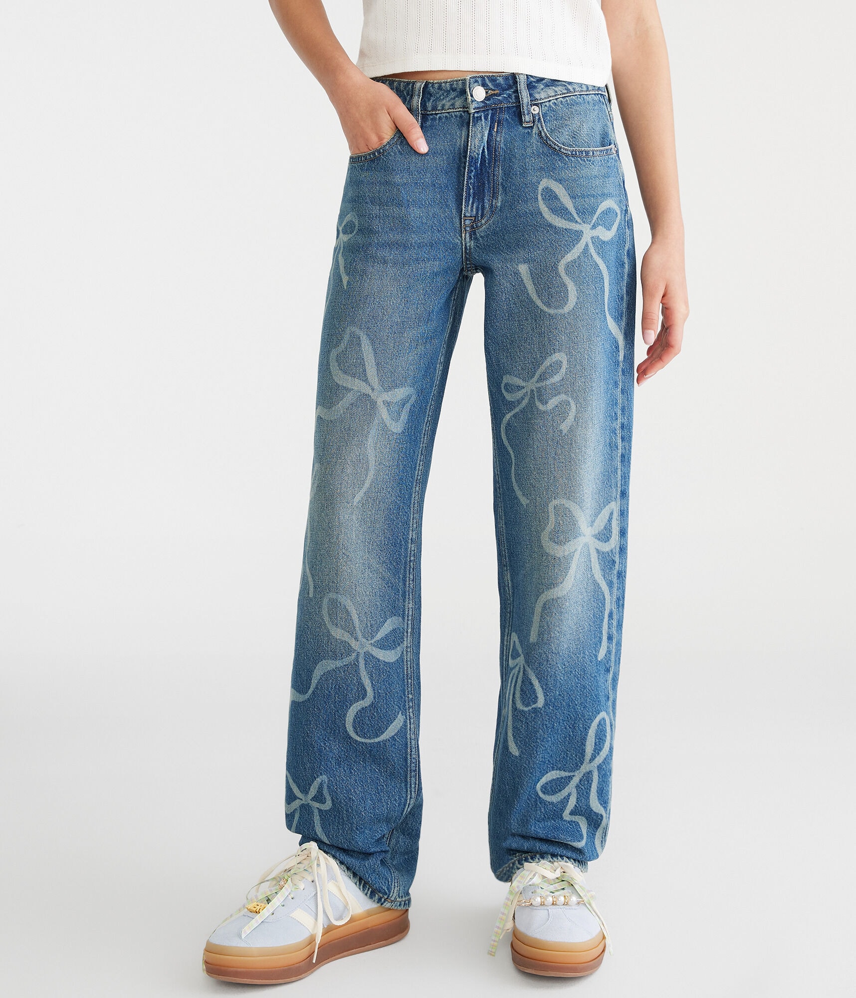 Low-Rise Baggy Bows Jean