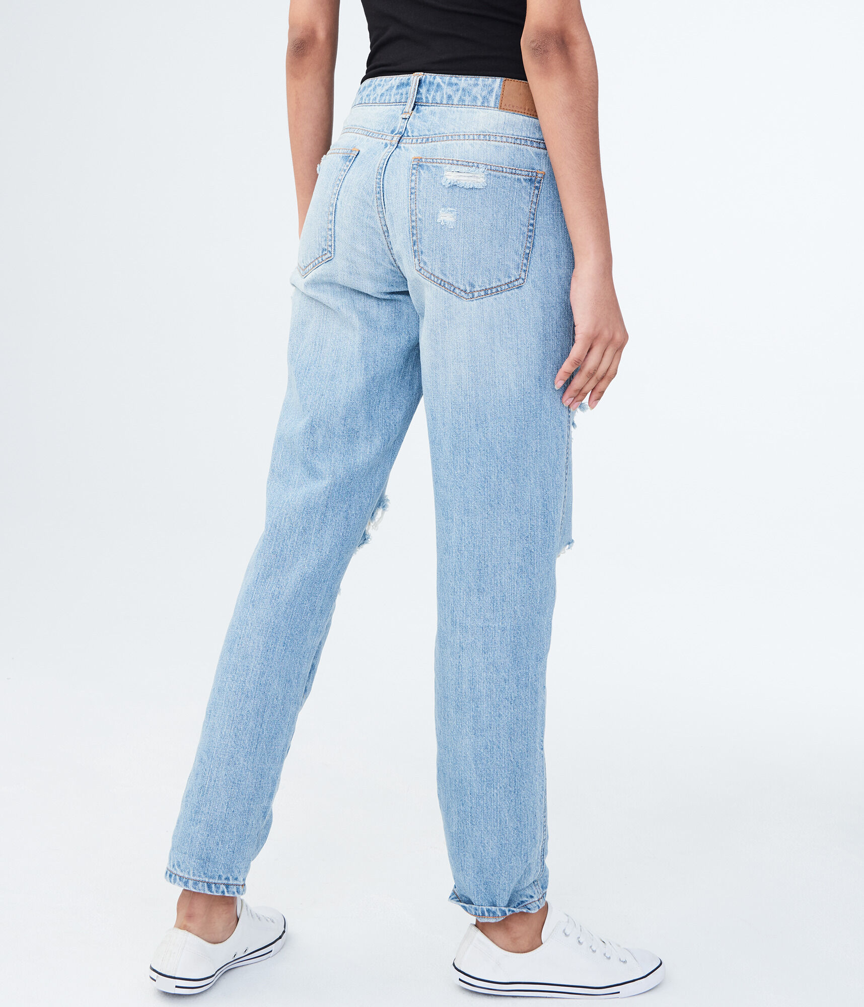 Low-Rise Boyfriend Jean