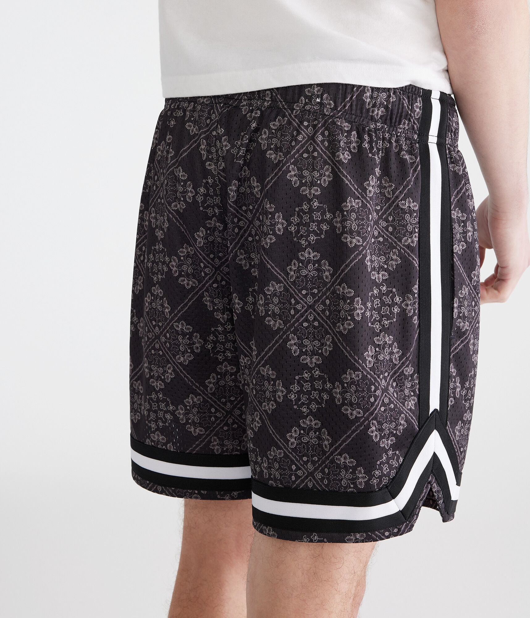 Floral Diamond Print Mesh Shorts 6"