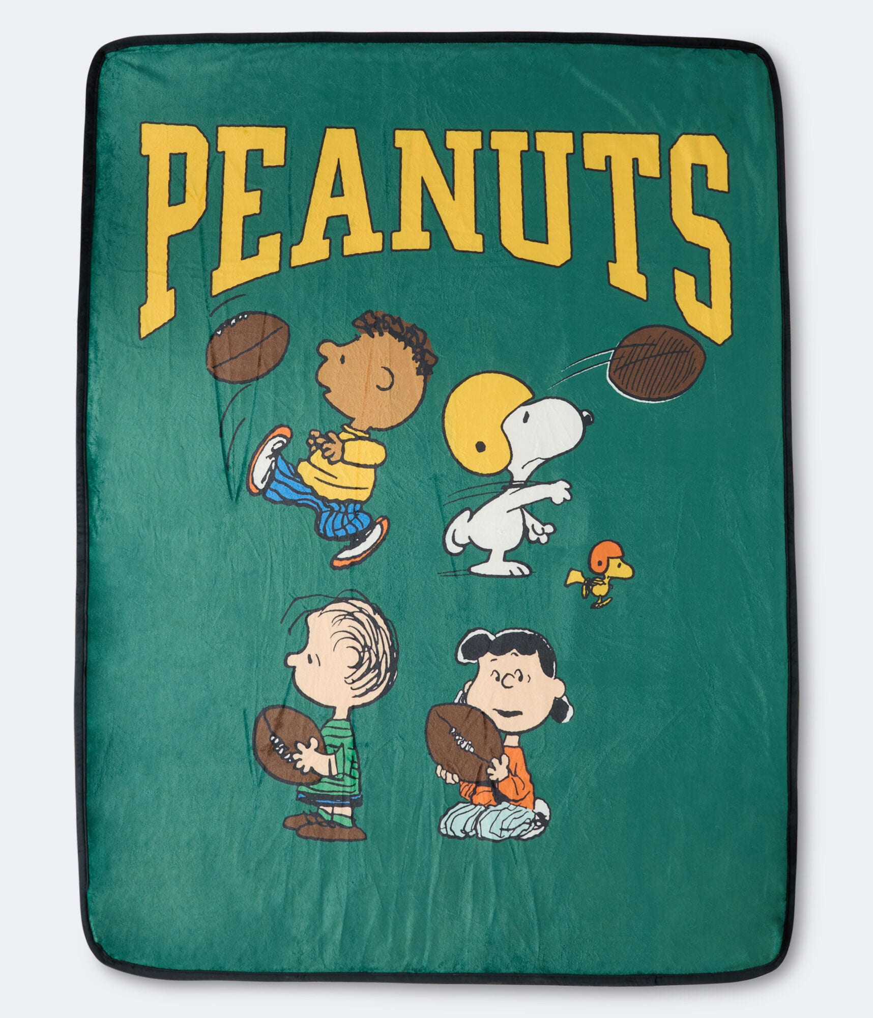 Peanuts&reg; | A&eacute;ropostale Football Friends Fleece Blanket