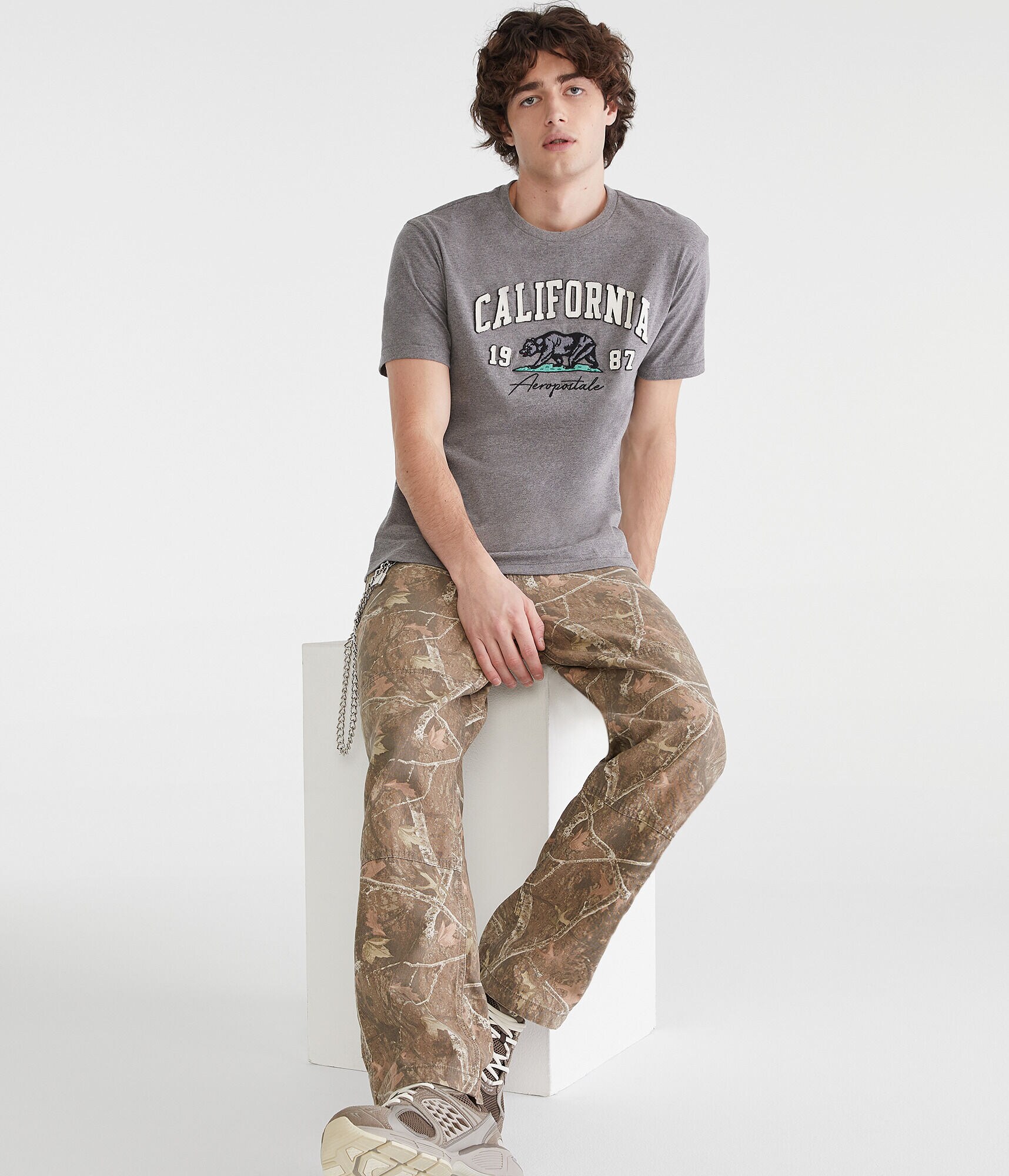 Aeropostale California Bear Appliqu&eacute; Graphic Tee