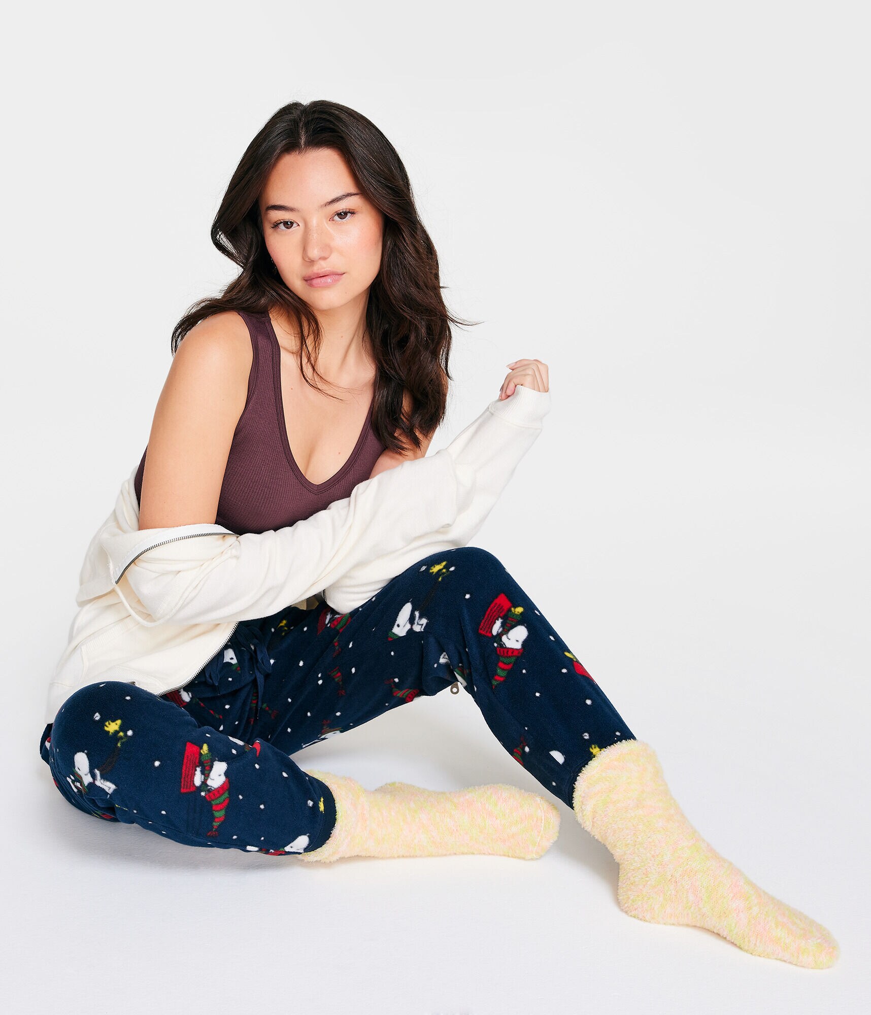 Snoopy Winter Fun High-Rise Polyfleece Sleep Joggers