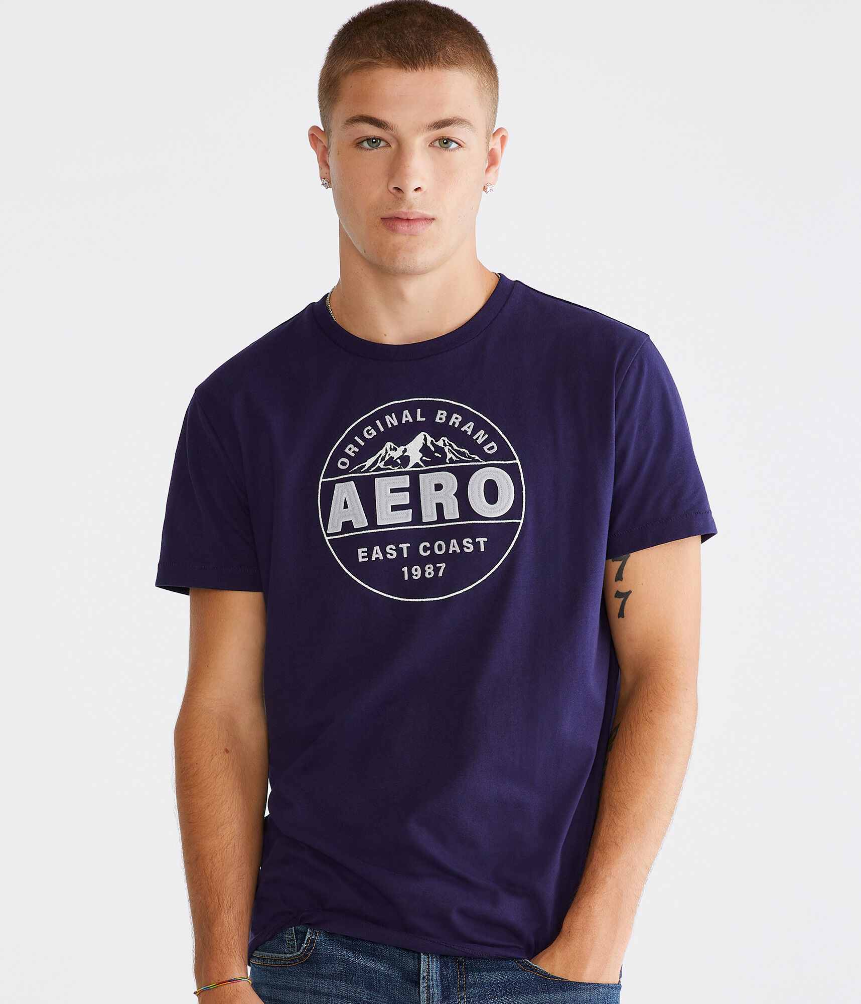 Aero Mountain Circle Appliqu&eacute; Graphic Tee