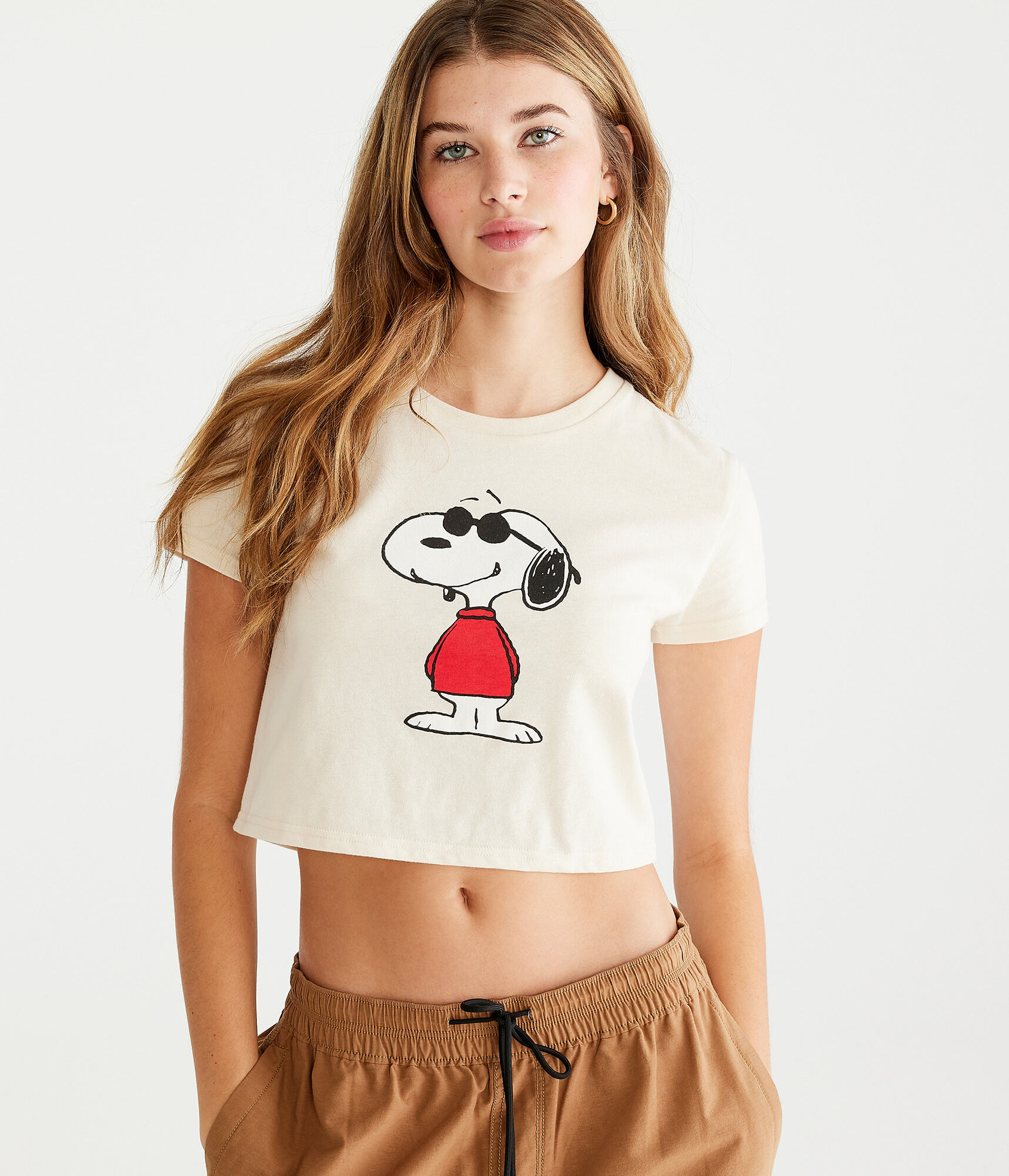 Peanuts® Aéropostale Snoopy Sunglasses Cropped Baby Tee