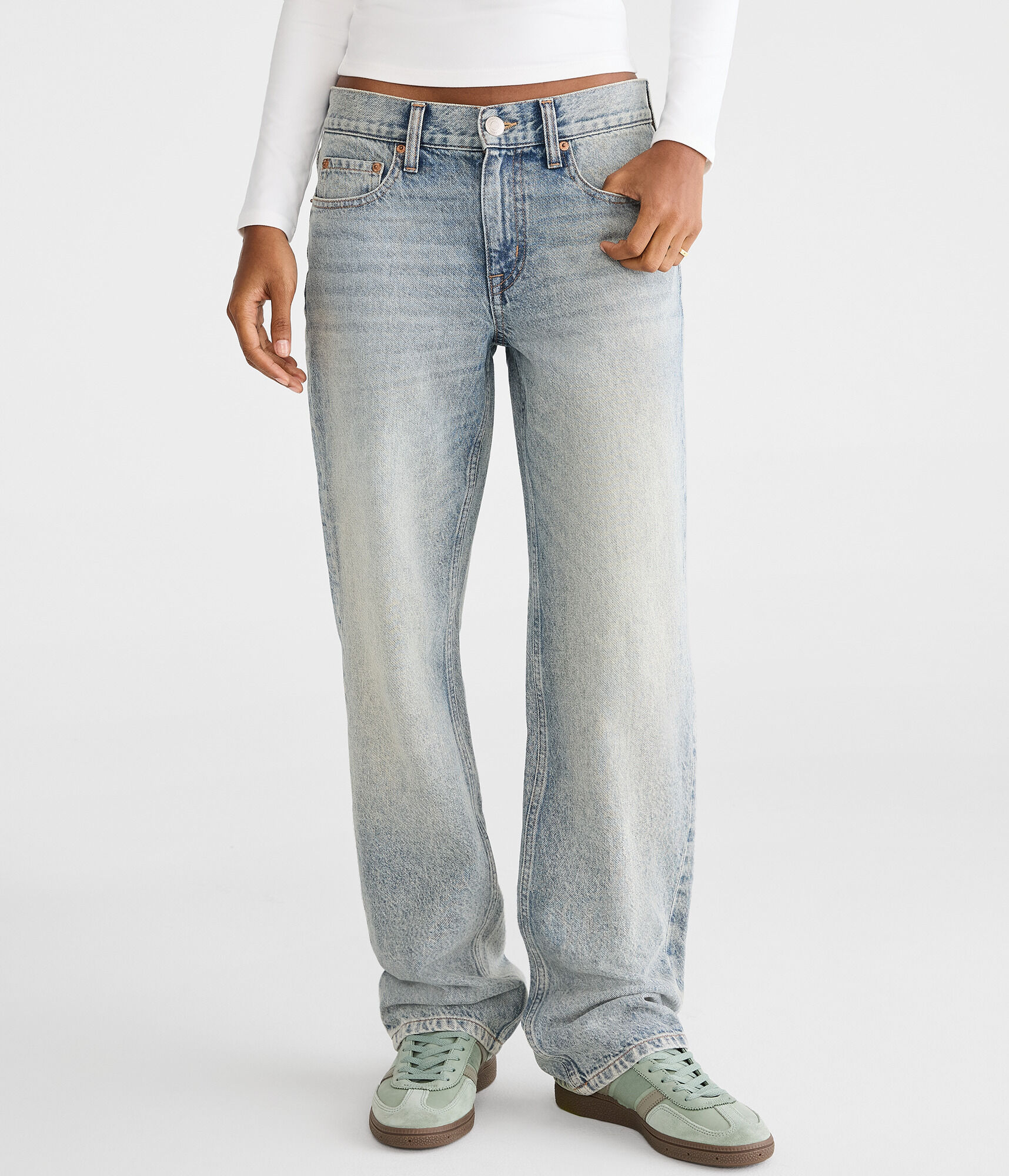 Low-Rise Baggy Jean