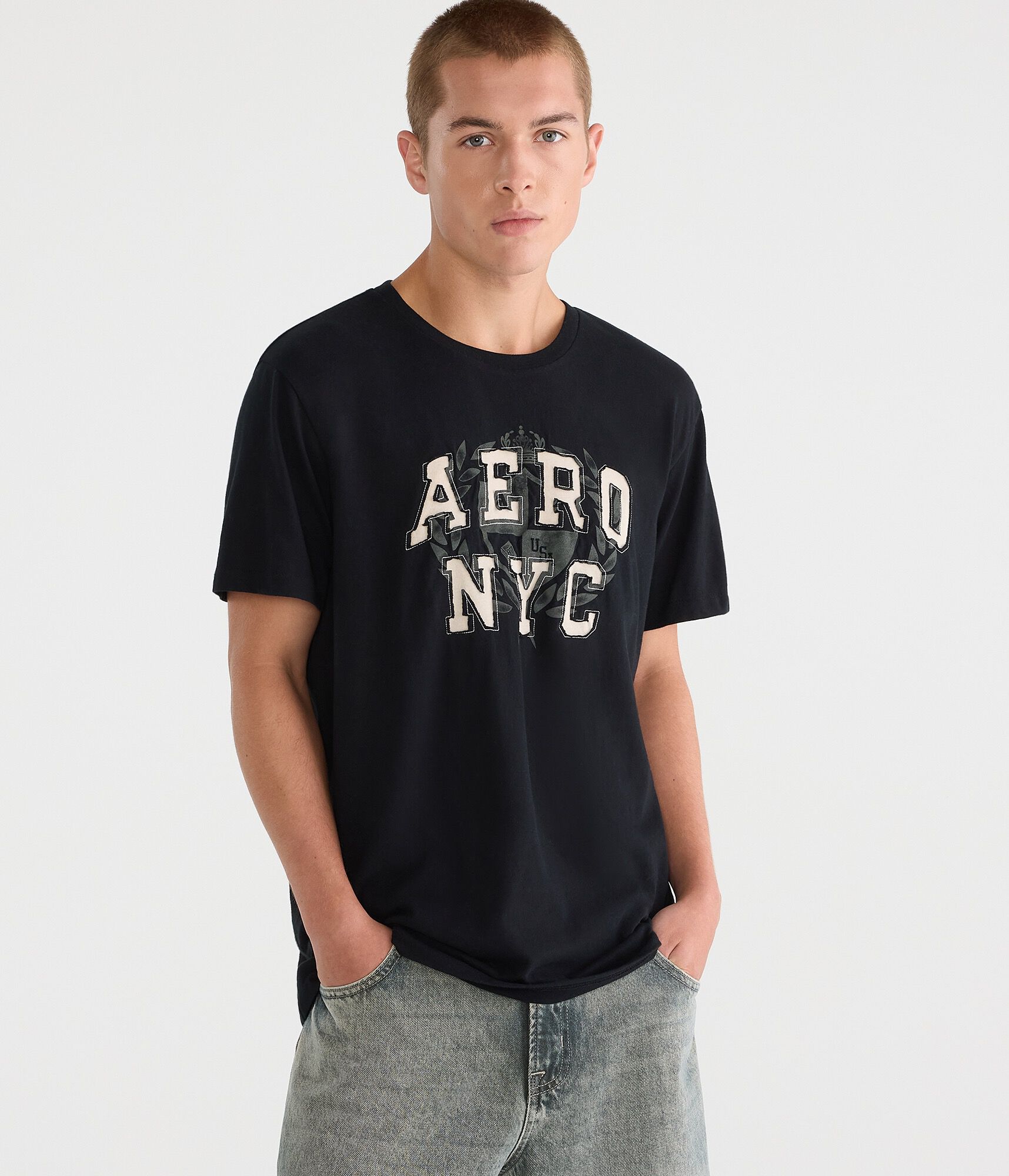 Aero NYC Crest Appliqu&eacute; Graphic Tee