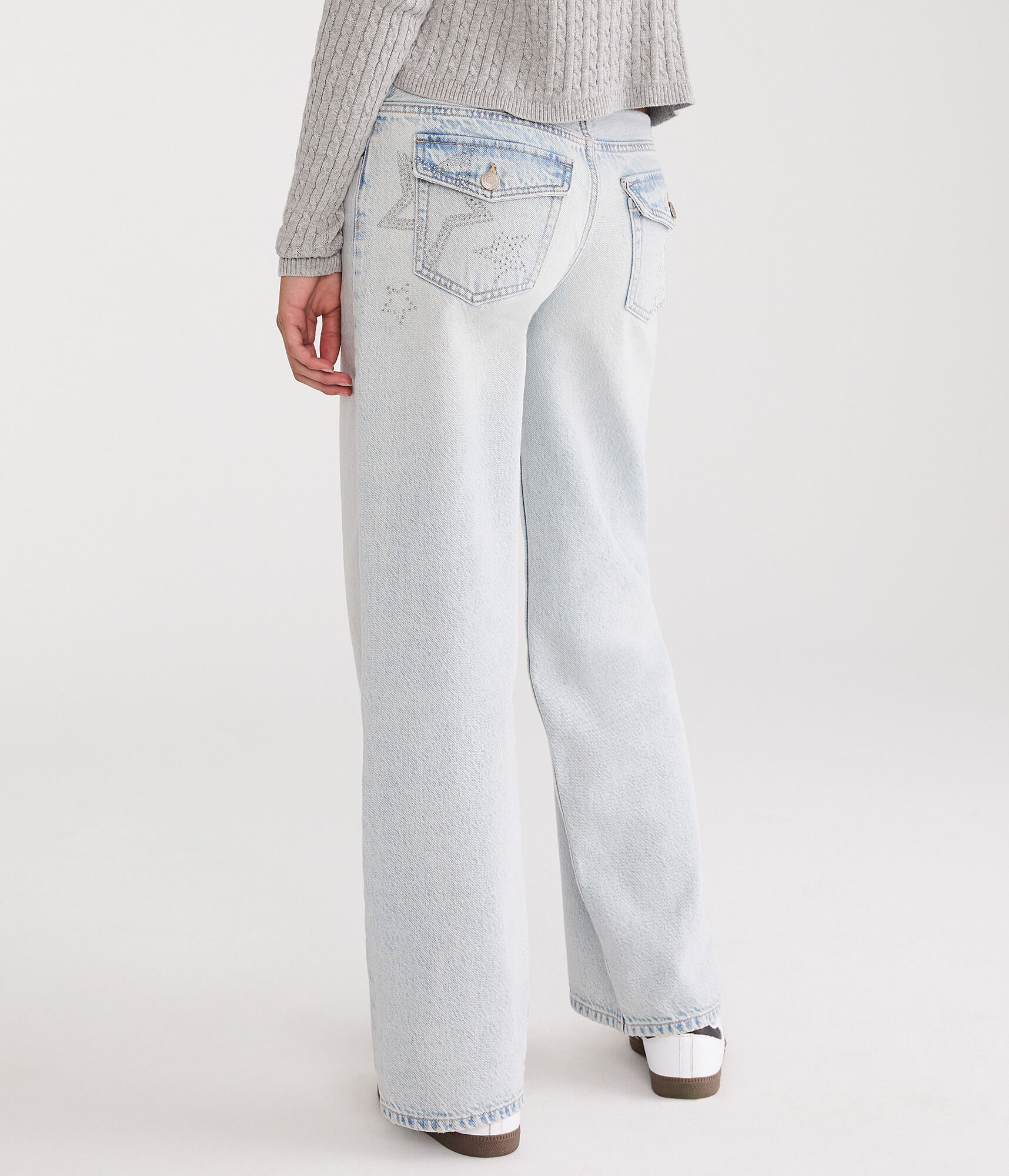 Low-Rise Baggy Wide Leg Star Pocket Jean