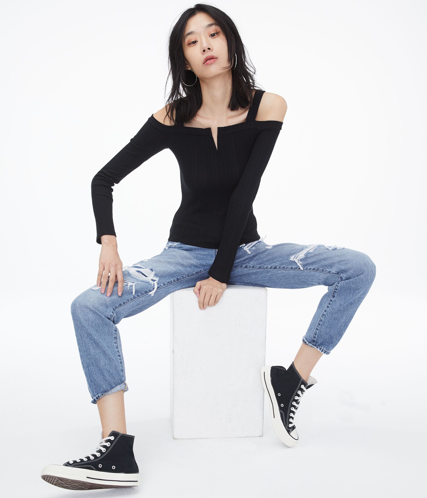 Long Sleeve Seriously Soft Variegated V-Wire Cold-Shoulder Top