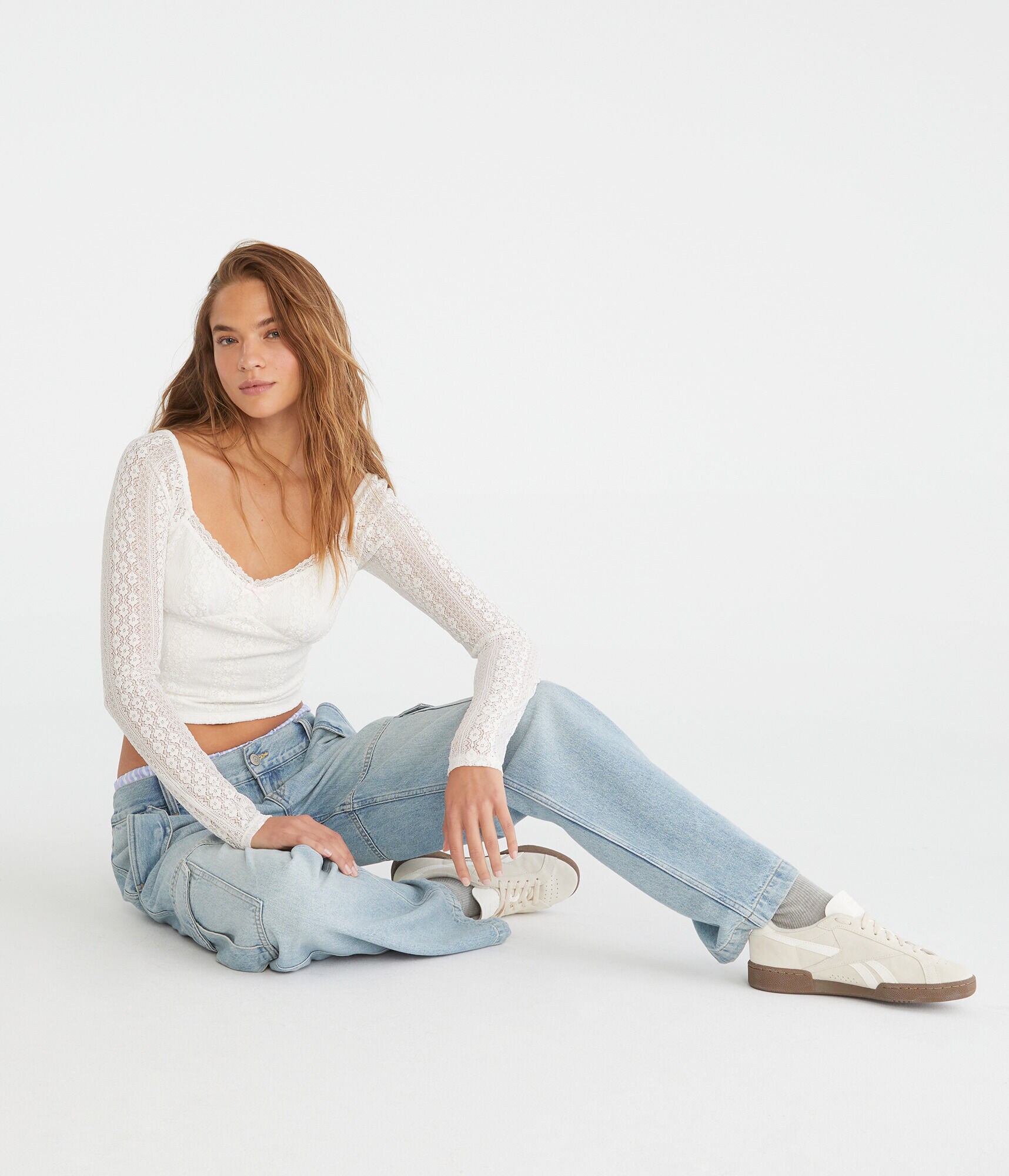 Long Sleeve Lace V-Neck Crop Top