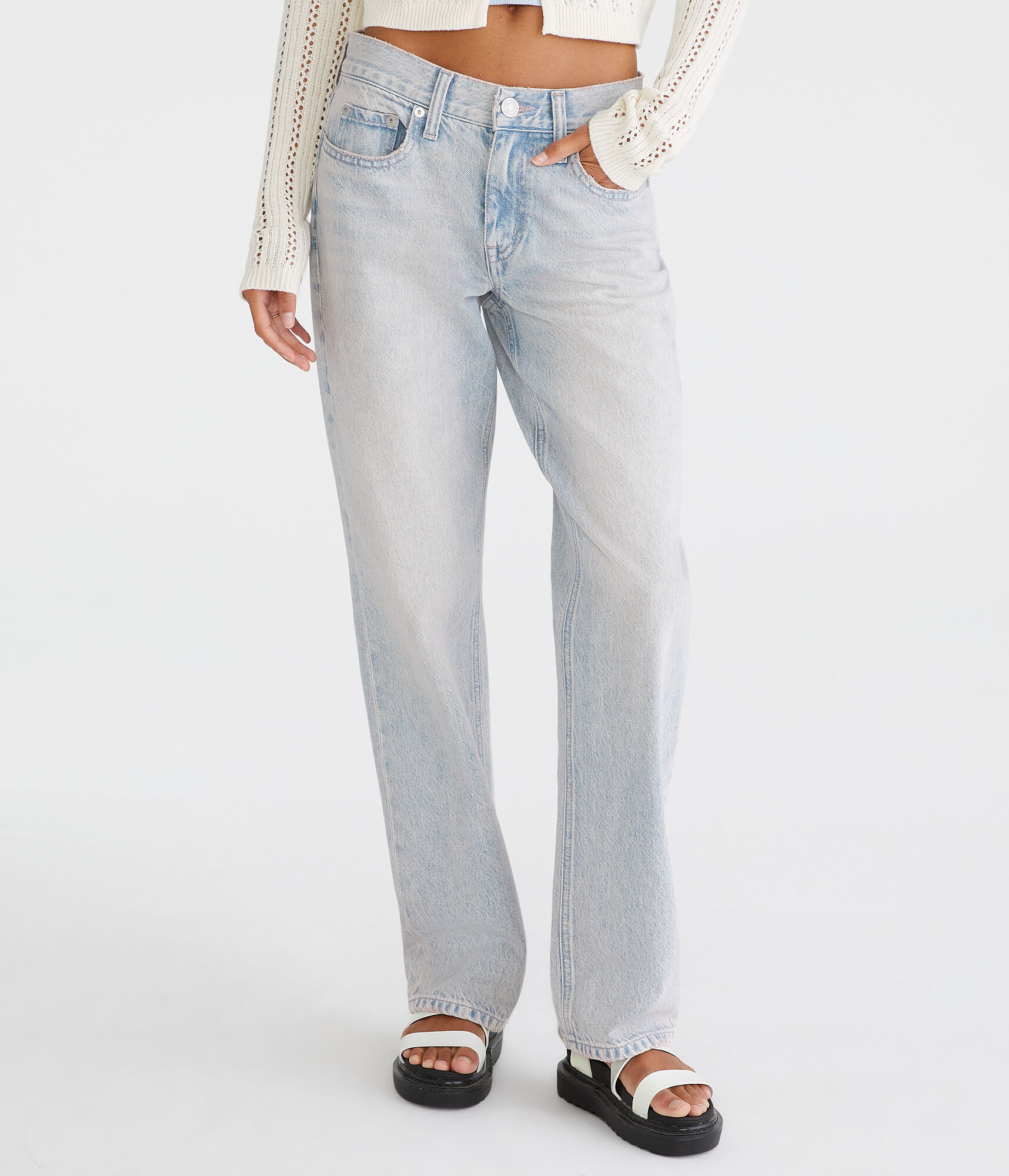 Low-Rise Baggy Jean