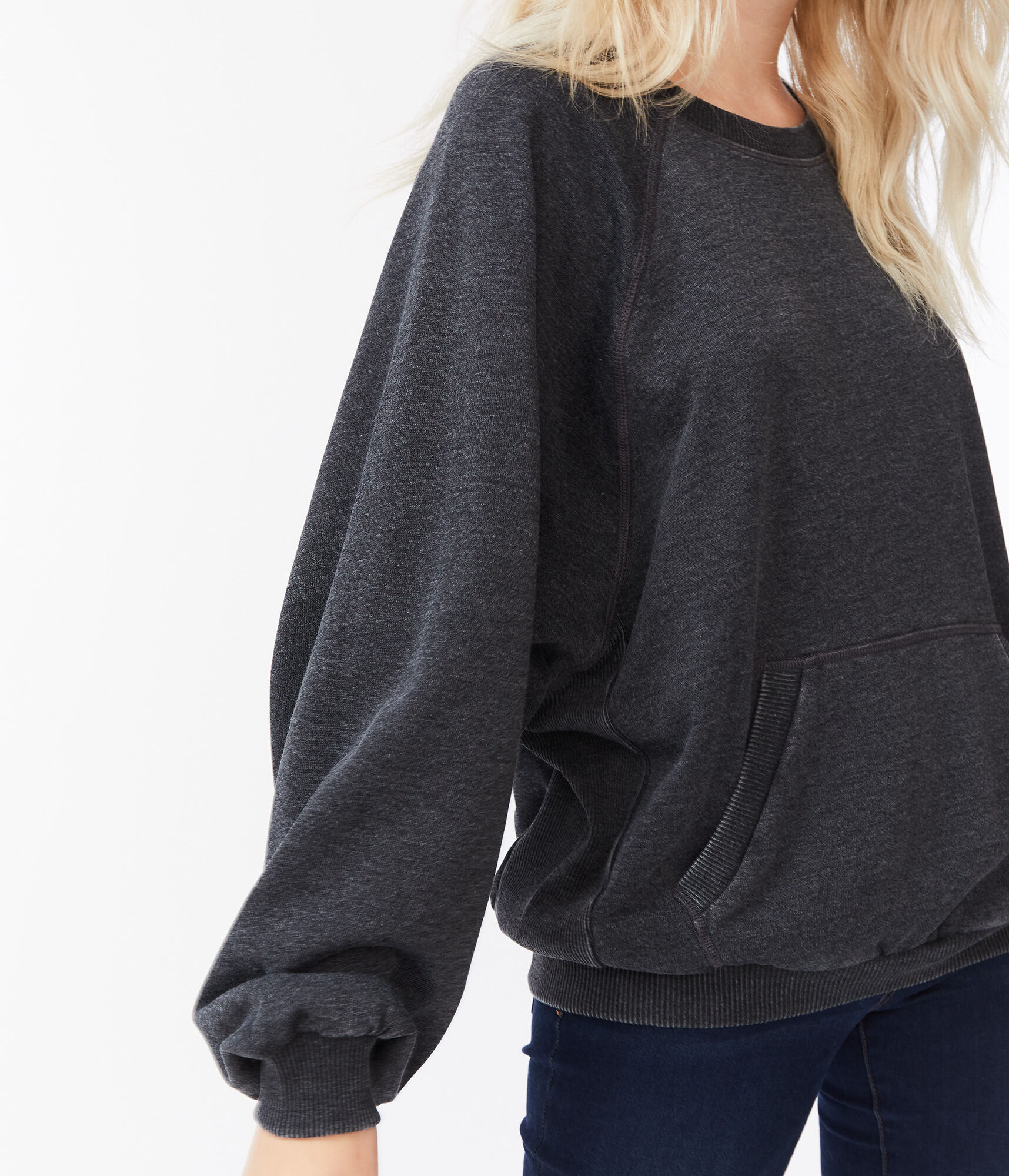 Oversized Raglan Crew Sweatshirt***
