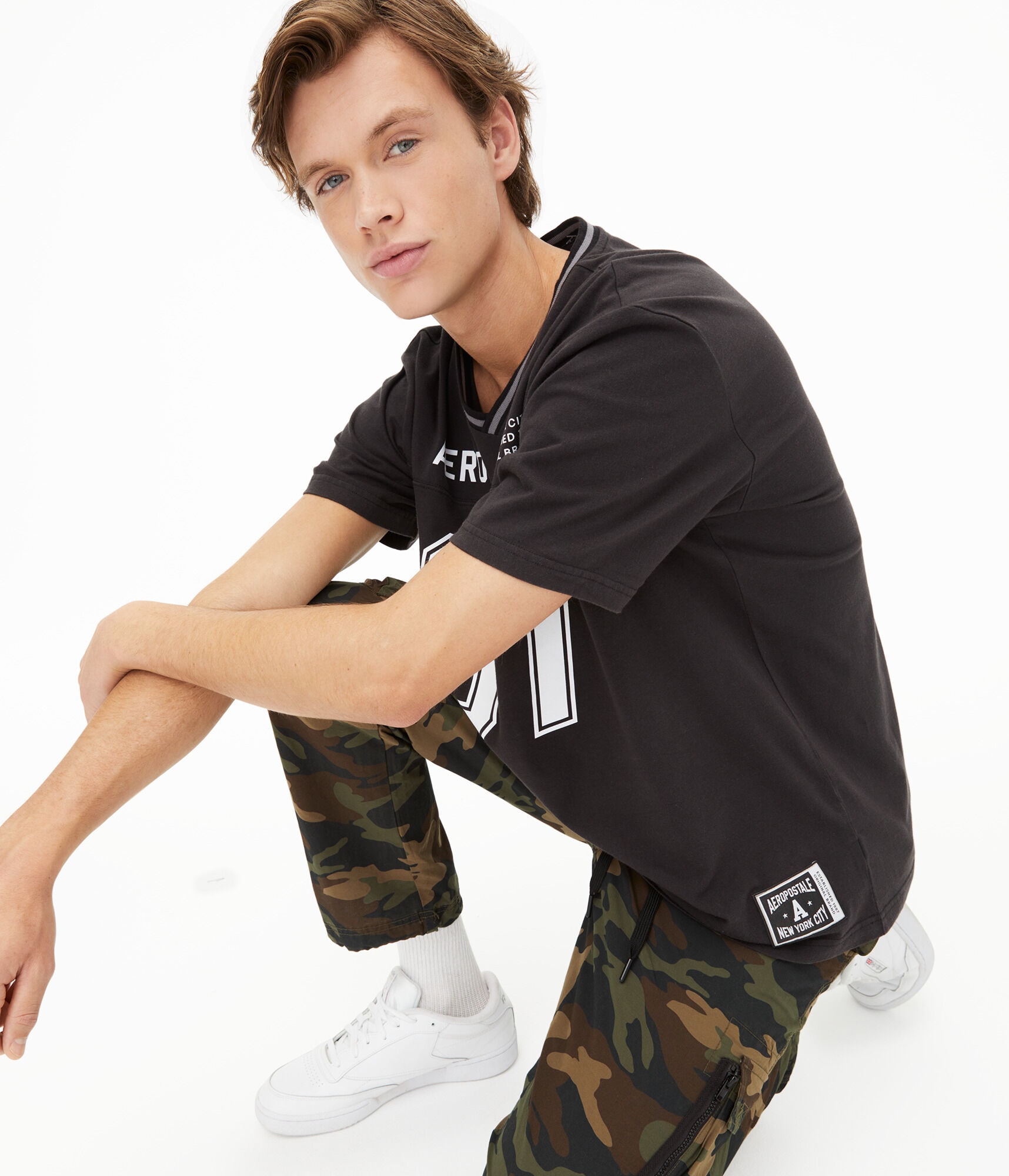 Aero 87 V-Neck Jersey Graphic Tee