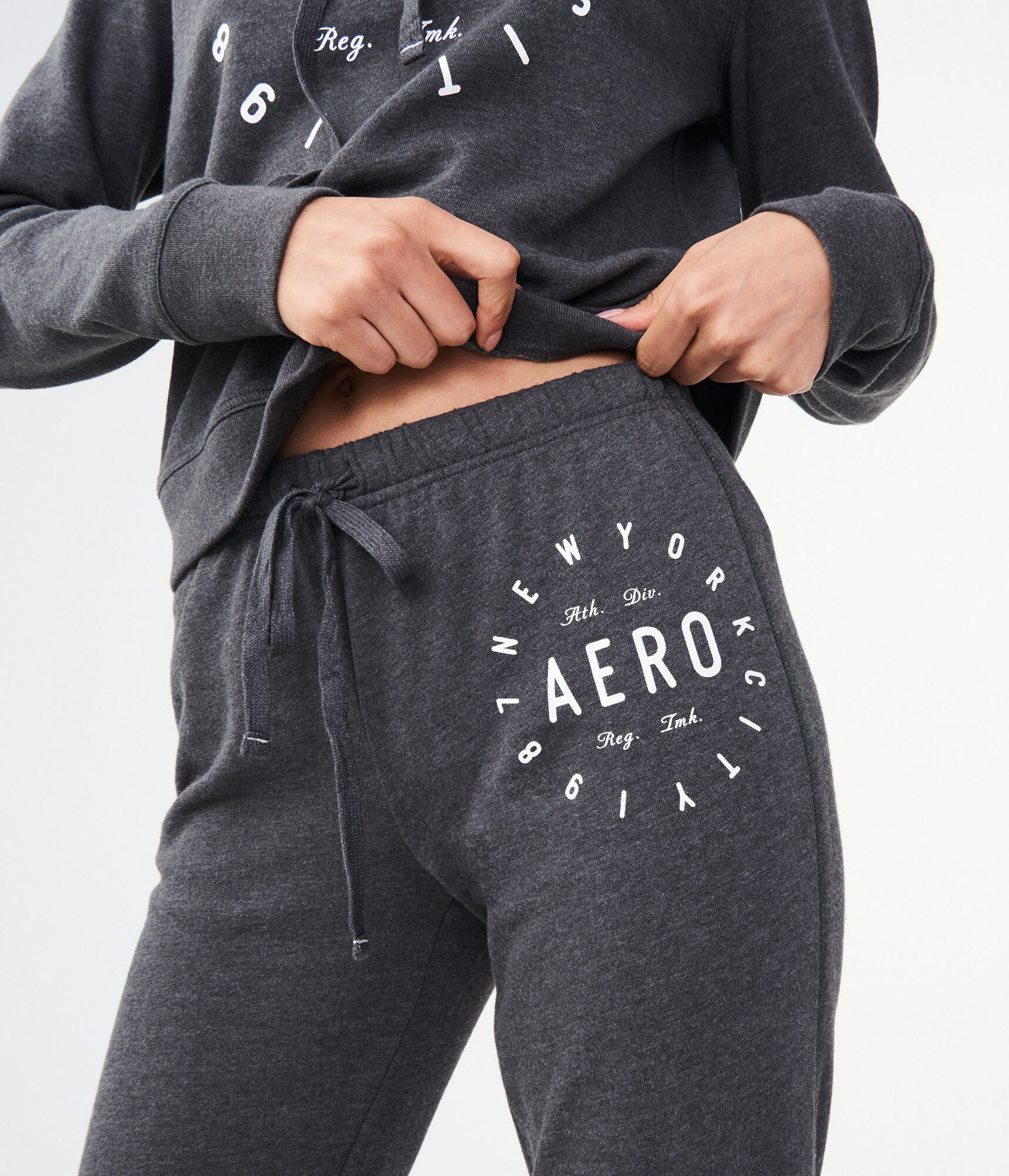Aero New York City Circle Cinch Sweatpants